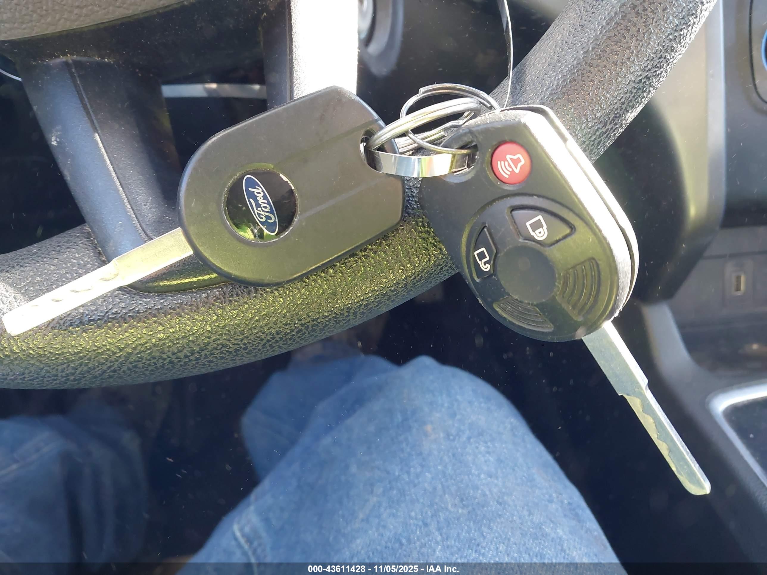 FORD ESCAPE image 11