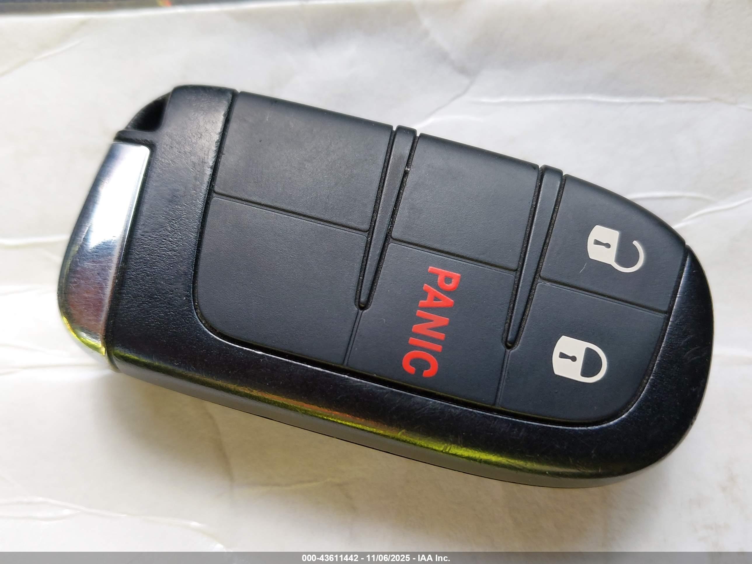 JEEP RENEGADE image 11