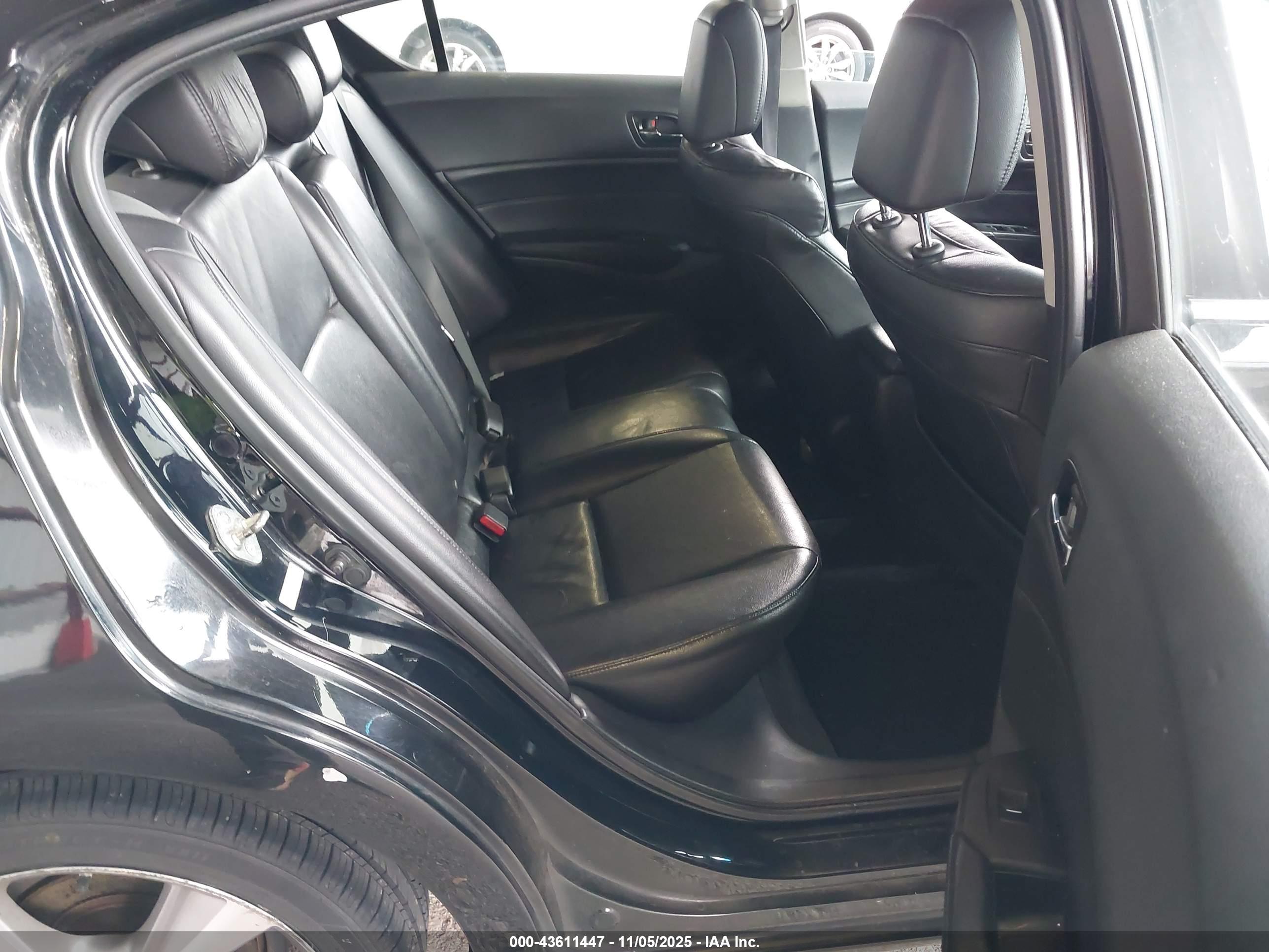 ACURA ILX image 8