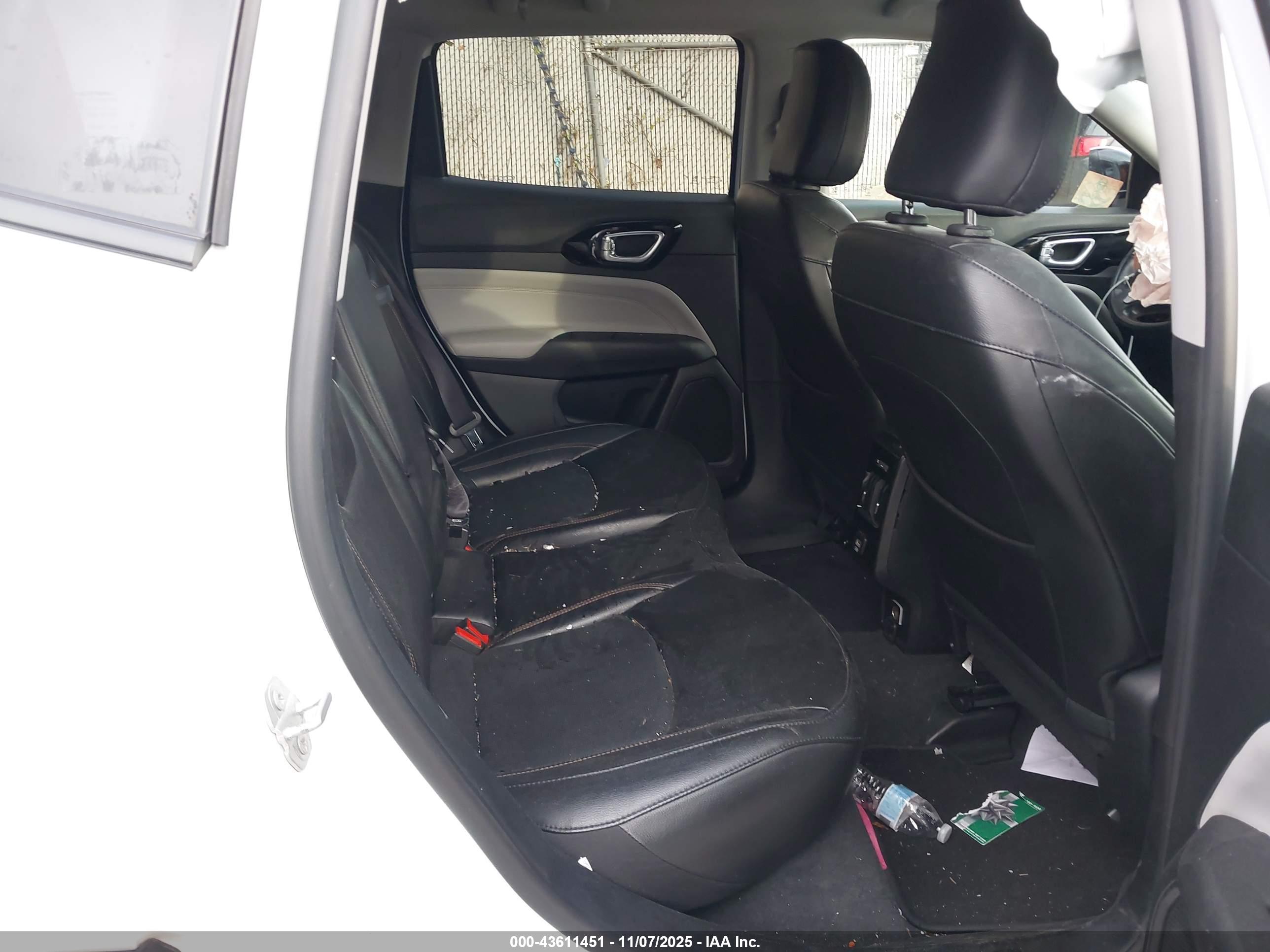 JEEP COMPASS image 8
