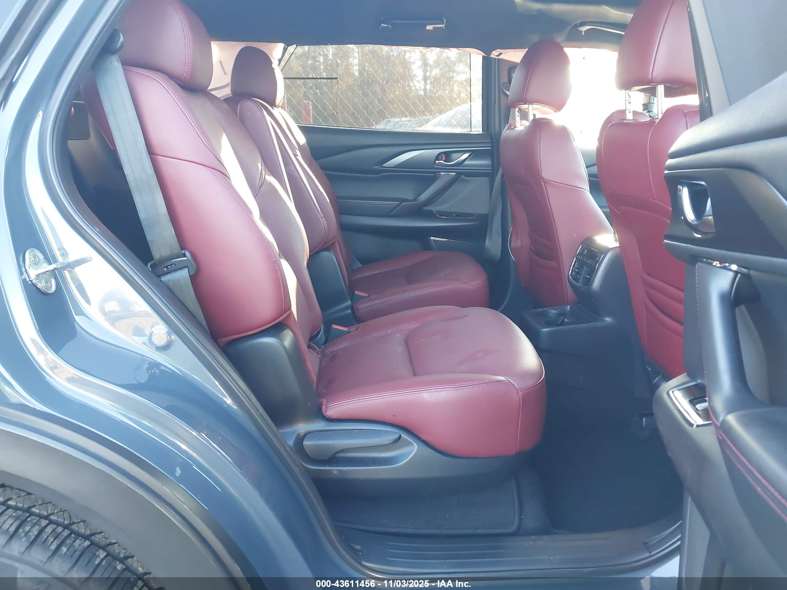 MAZDA CX-9 image 8