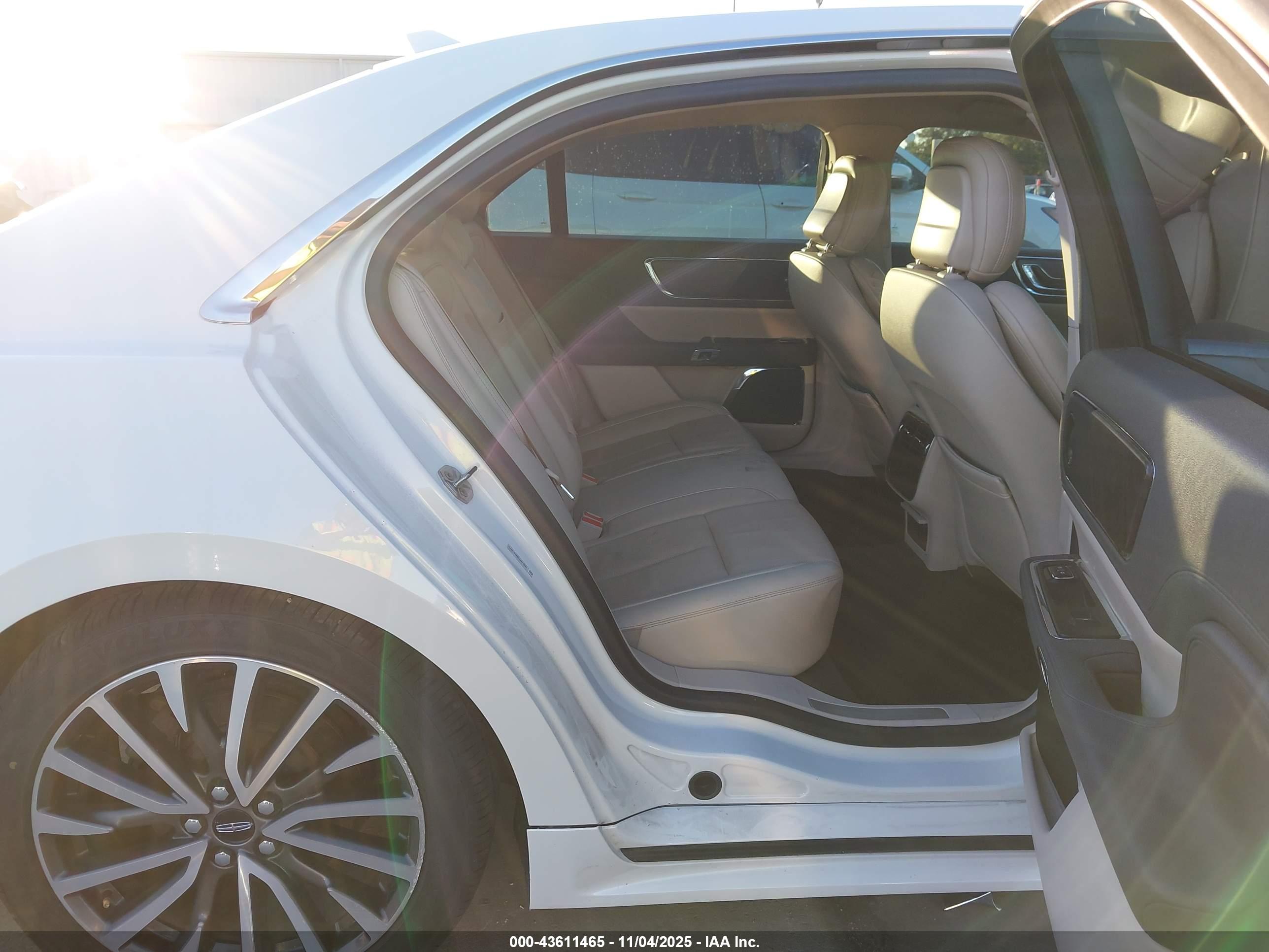 LINCOLN CONTINENTAL image 8