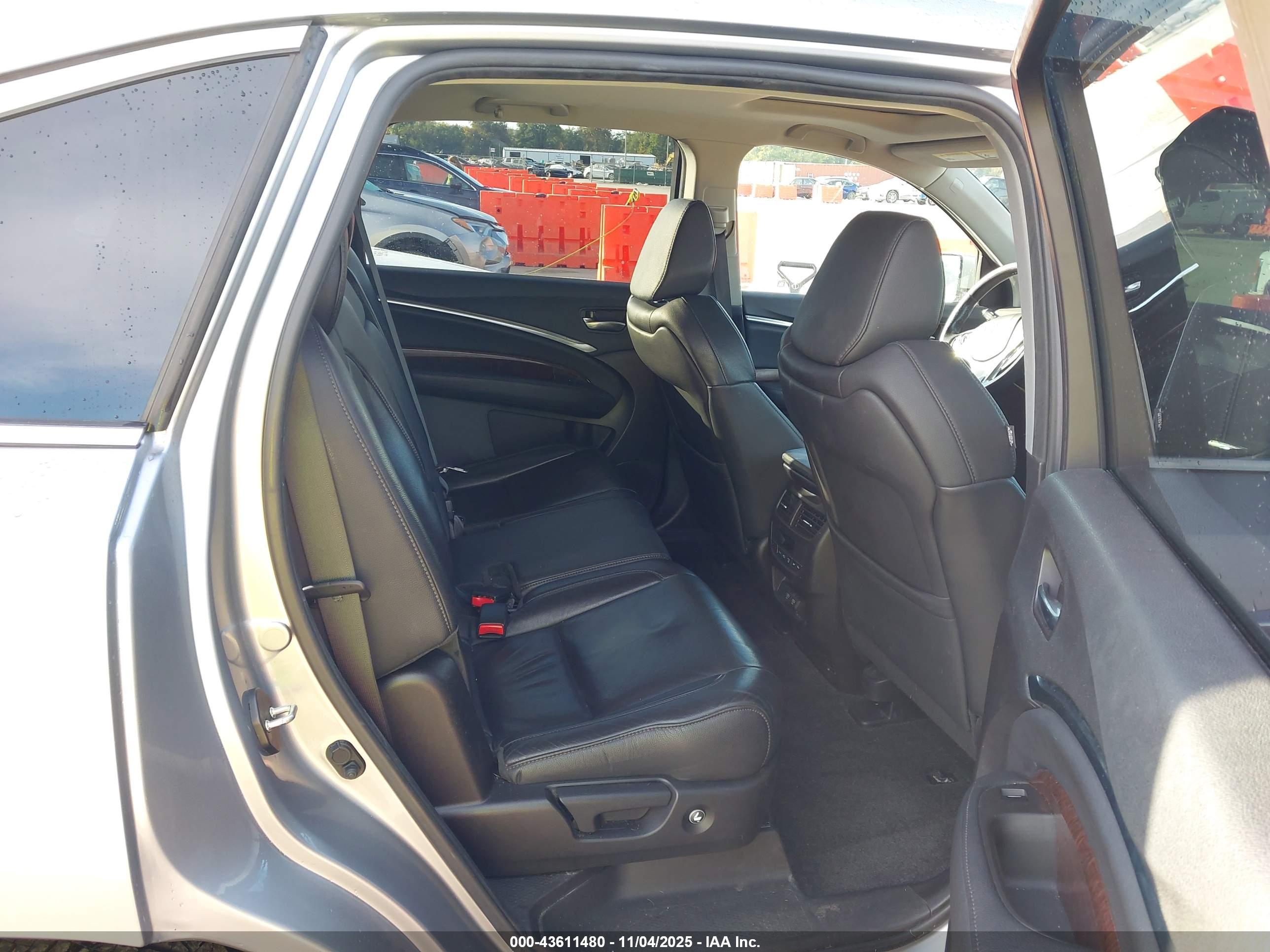 ACURA MDX image 8