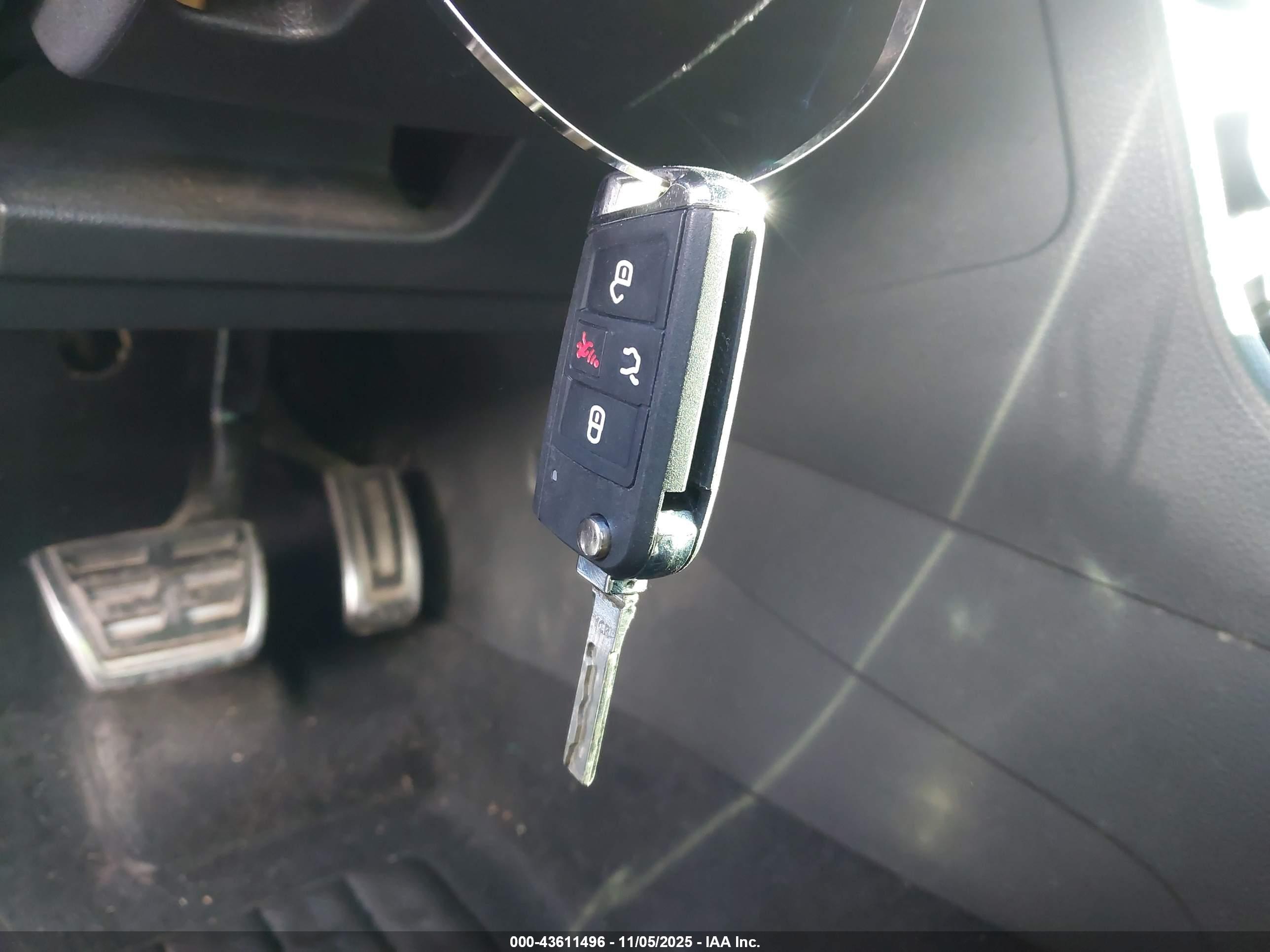 VOLKSWAGEN GOLF image 11