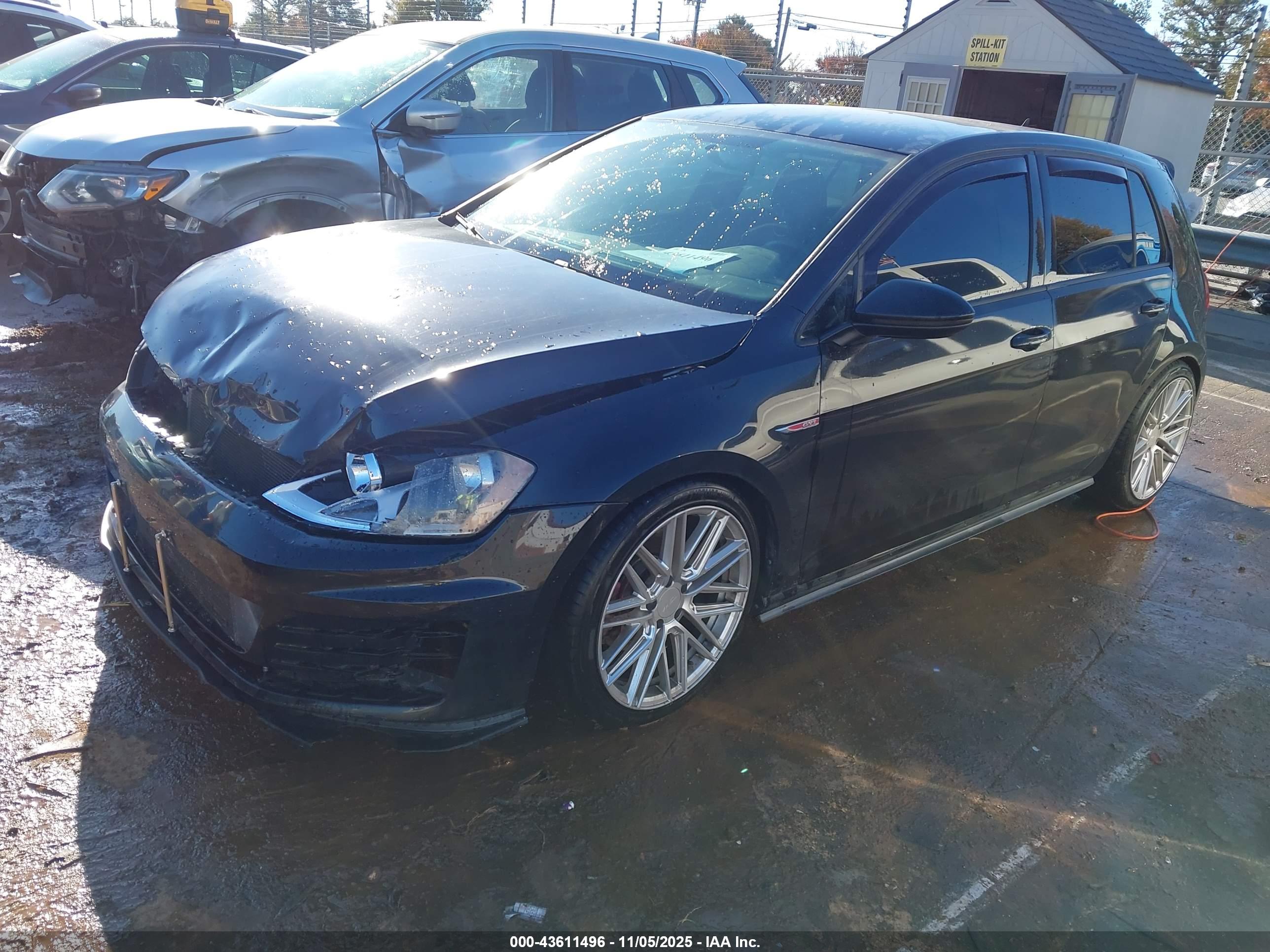 VOLKSWAGEN GOLF image 2