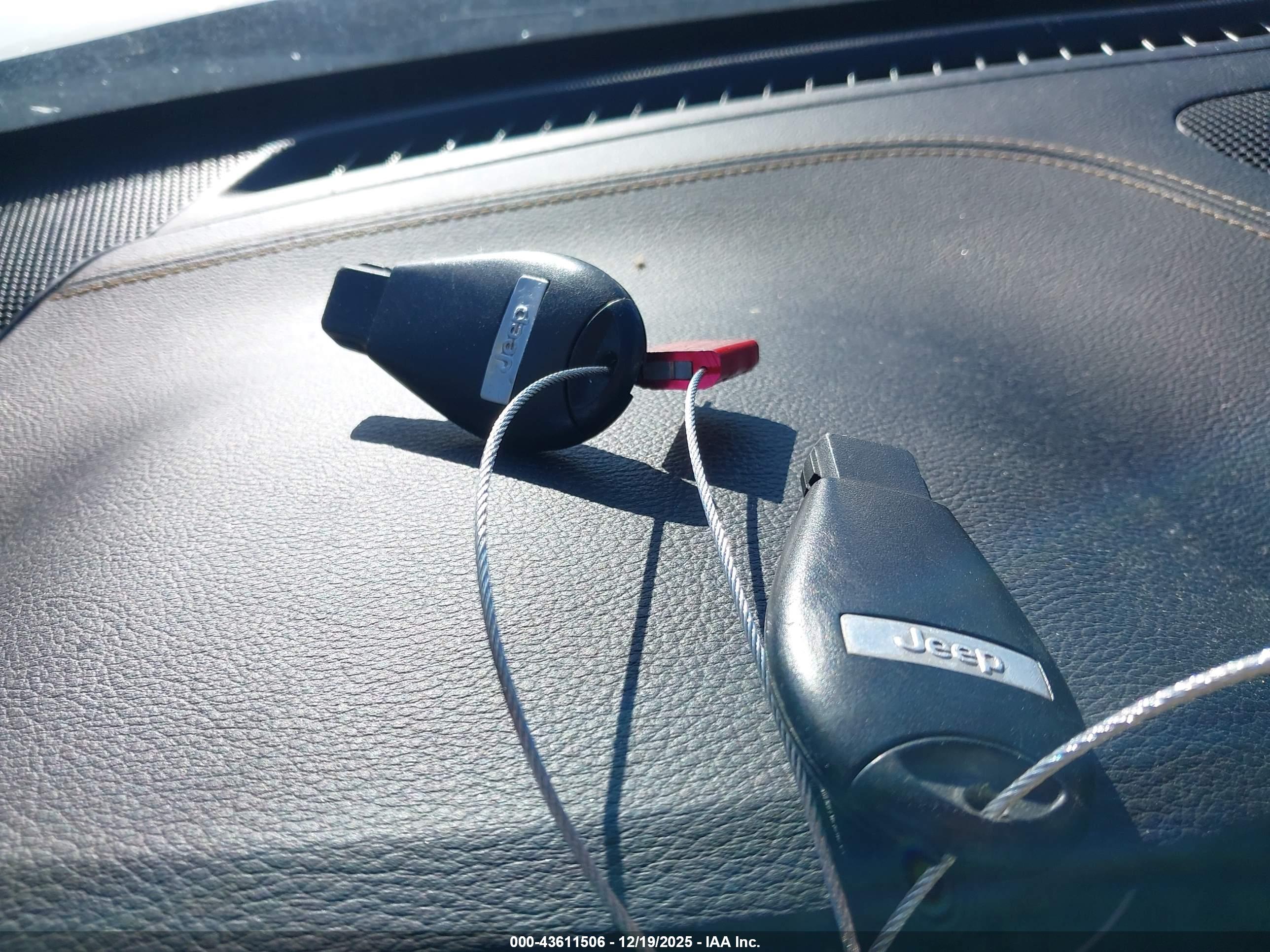 JEEP CHEROKEE image 11