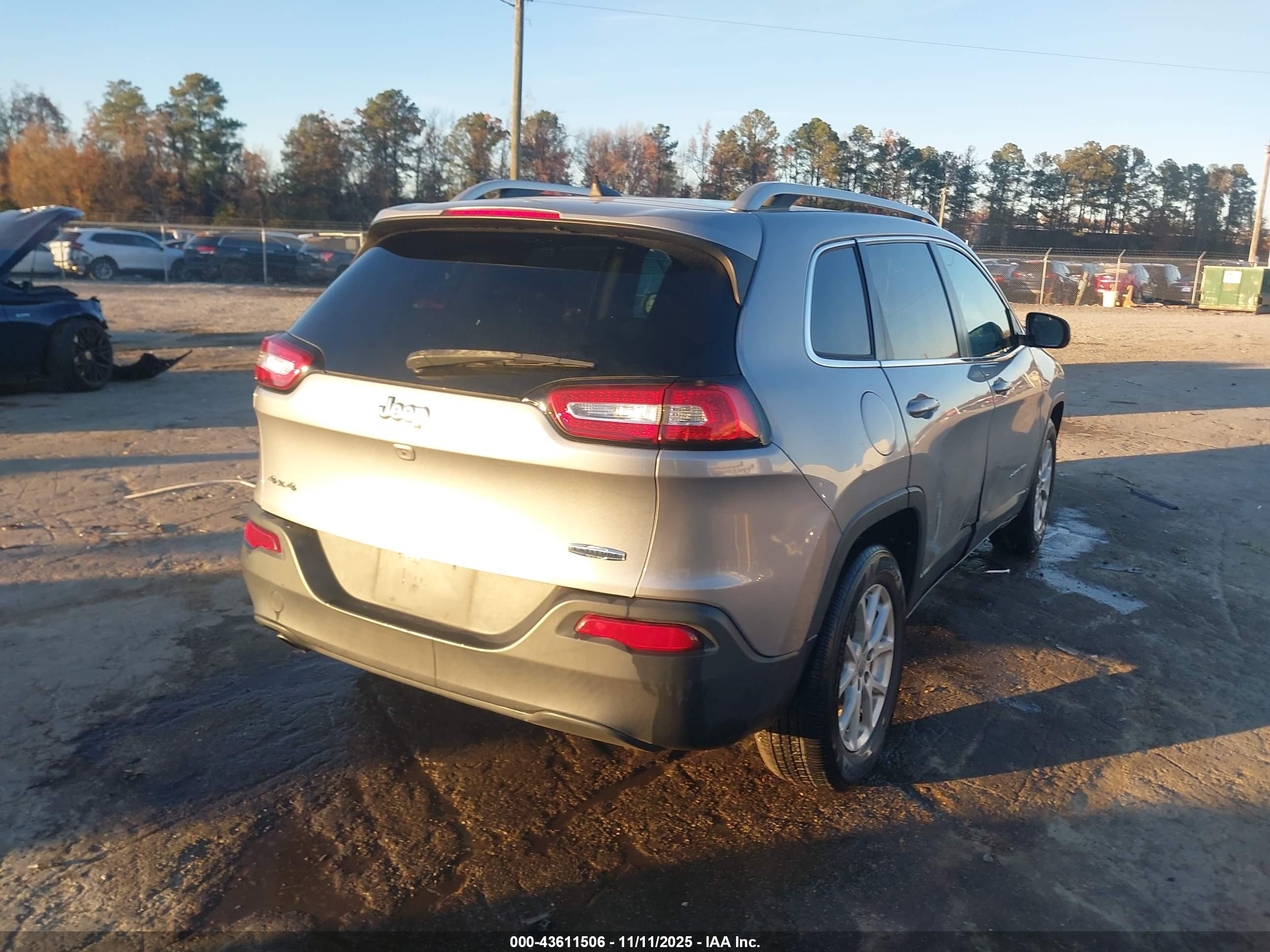 JEEP CHEROKEE image 4
