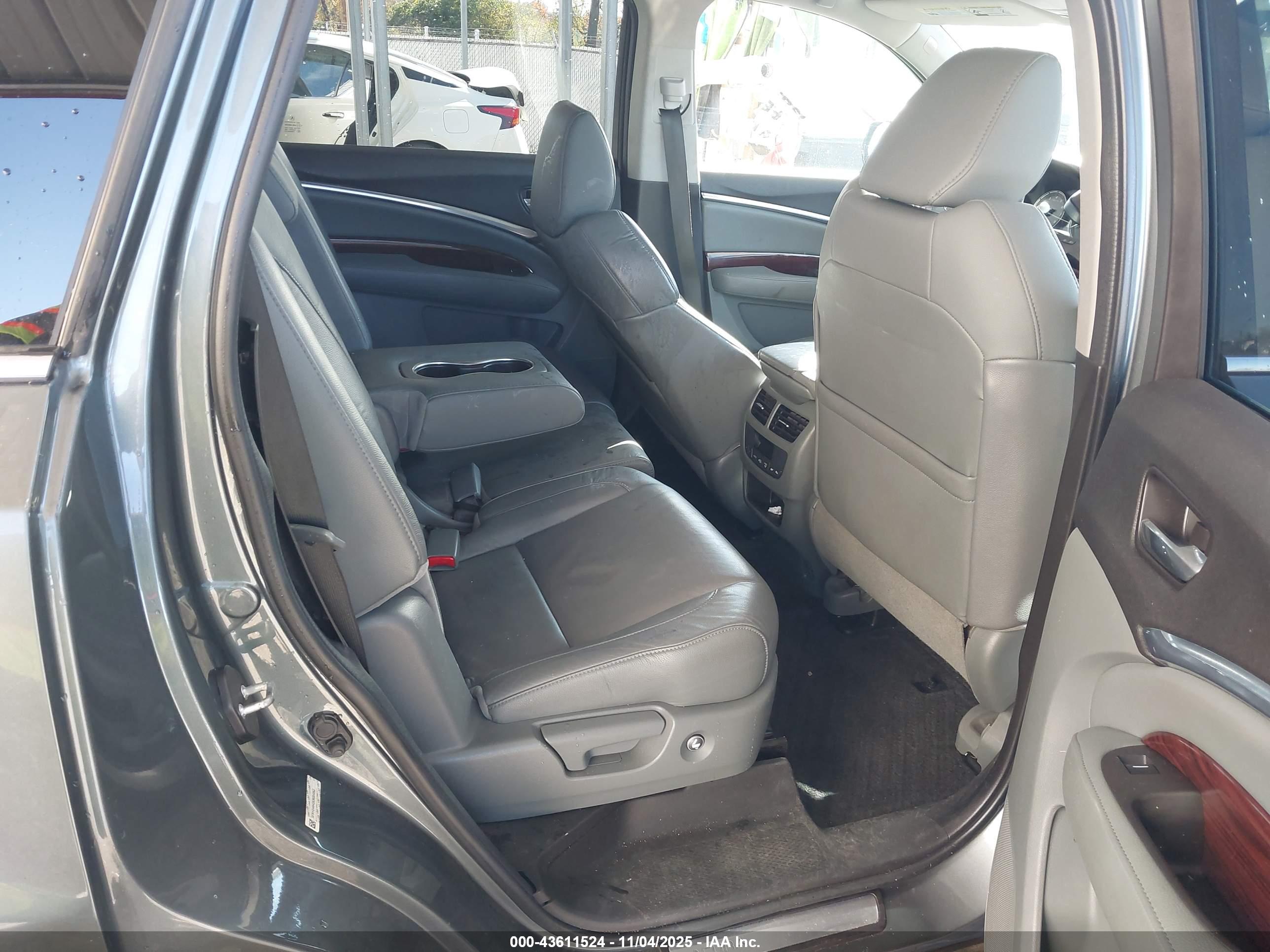 ACURA MDX image 8