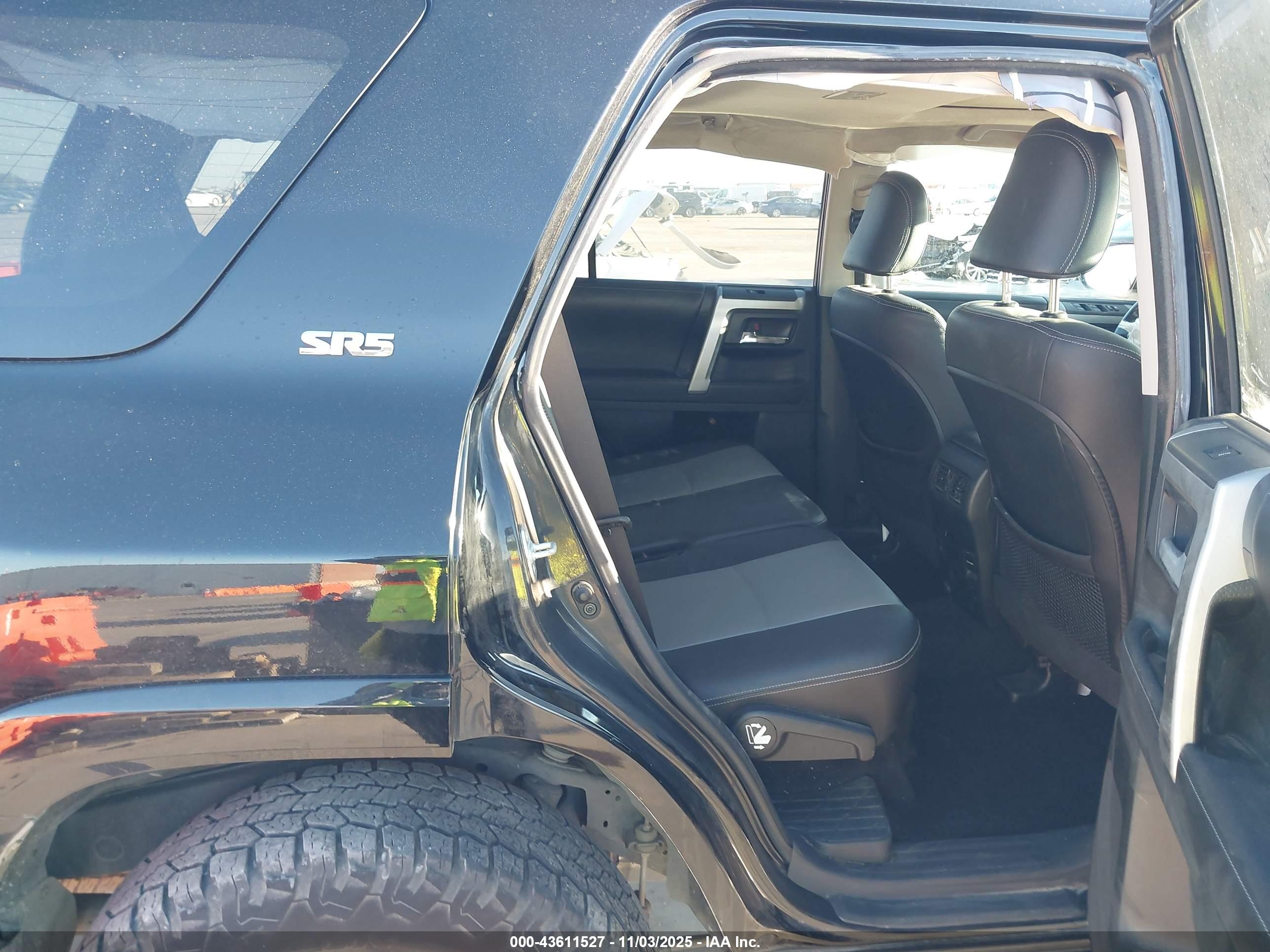 TOYOTA 4RUNNER image 8