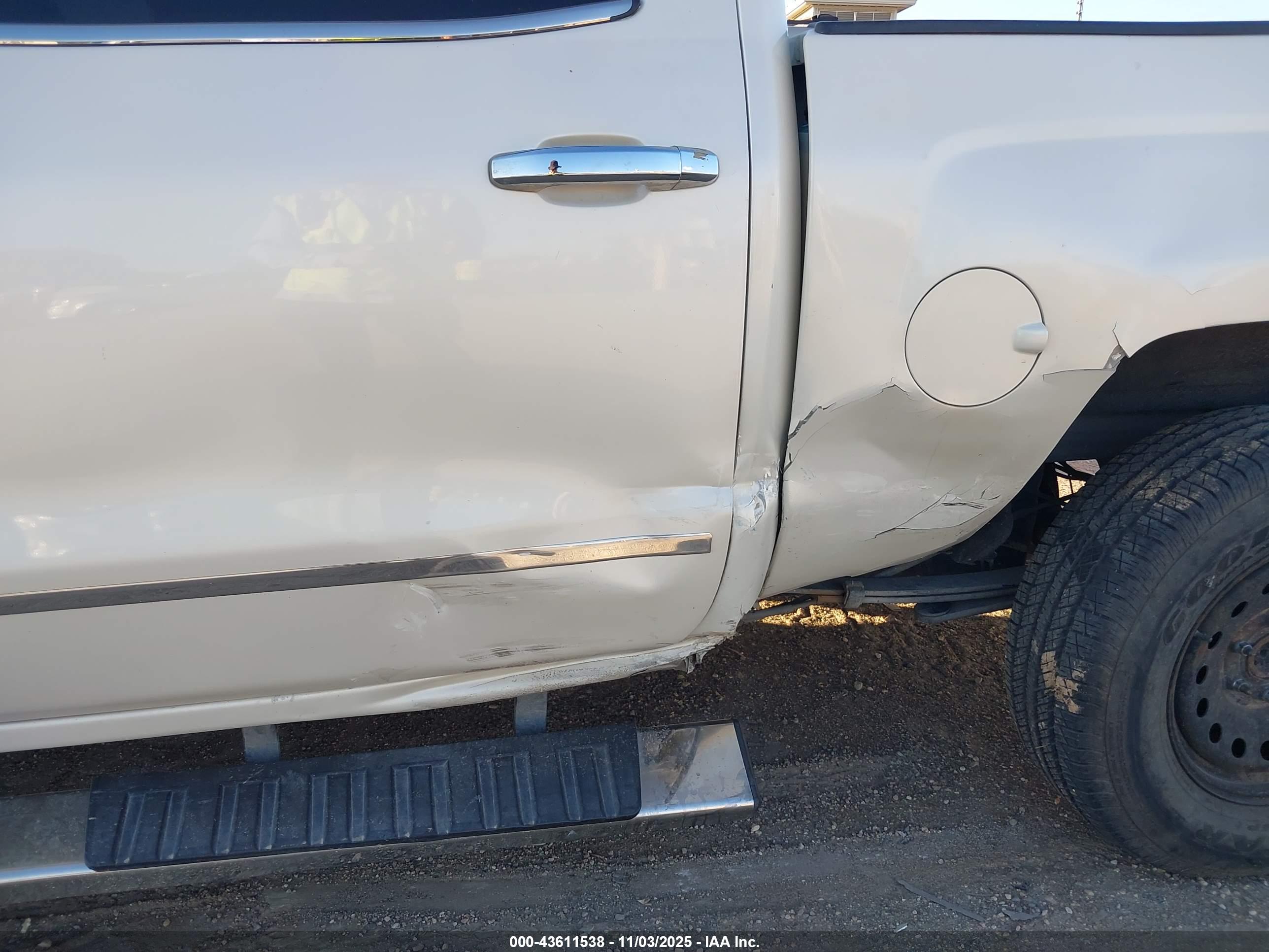 CHEVROLET SILVERADO image 6