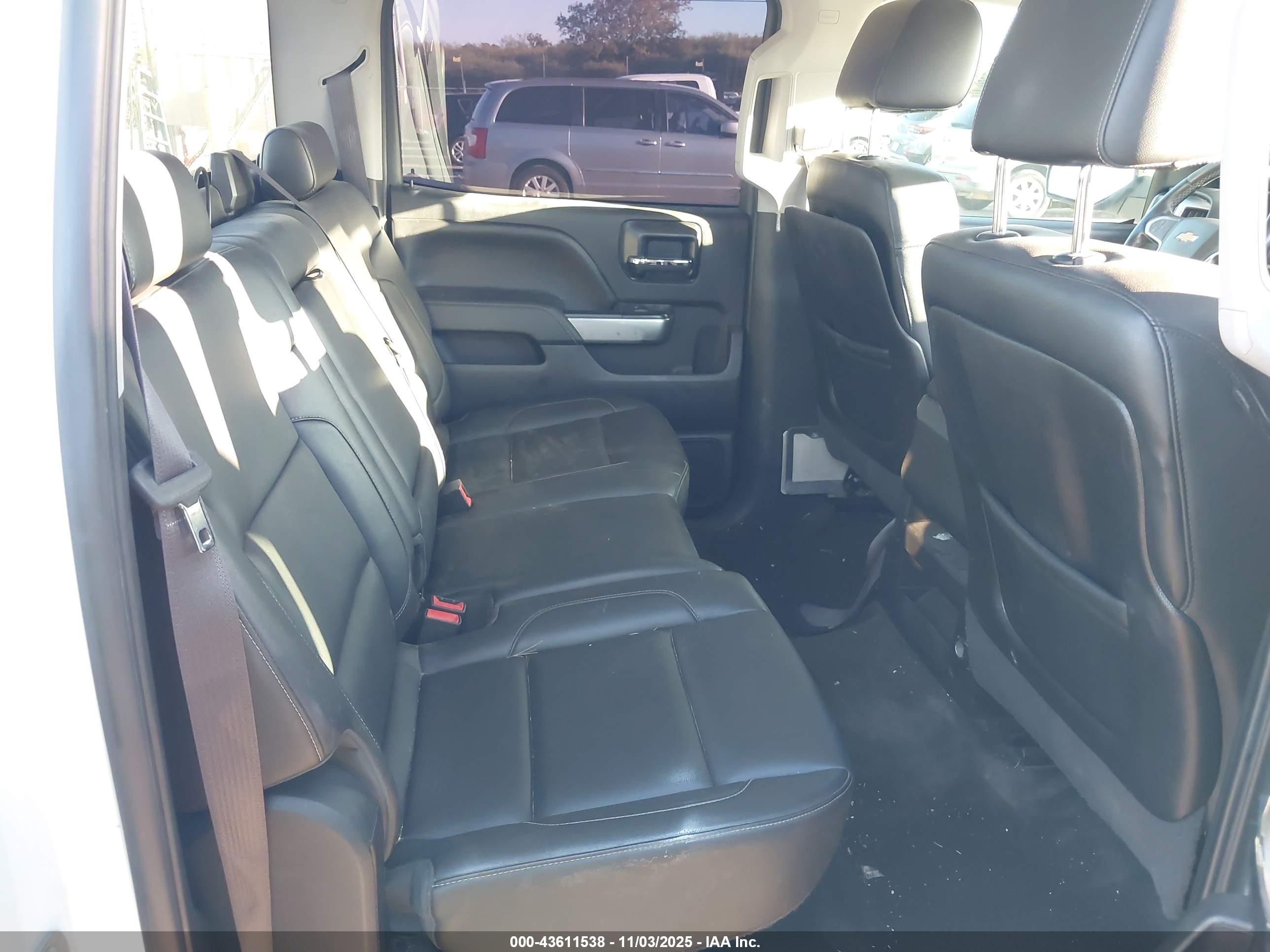CHEVROLET SILVERADO image 8
