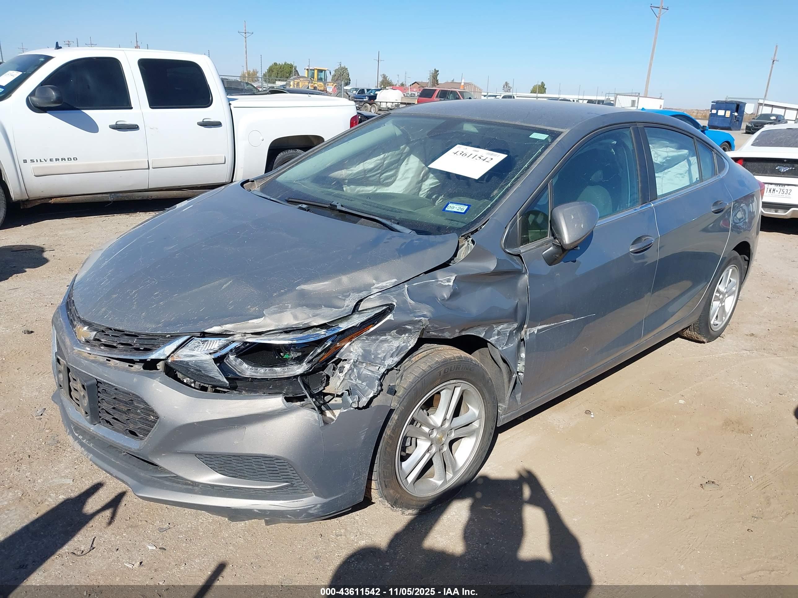 CHEVROLET CRUZE image 2