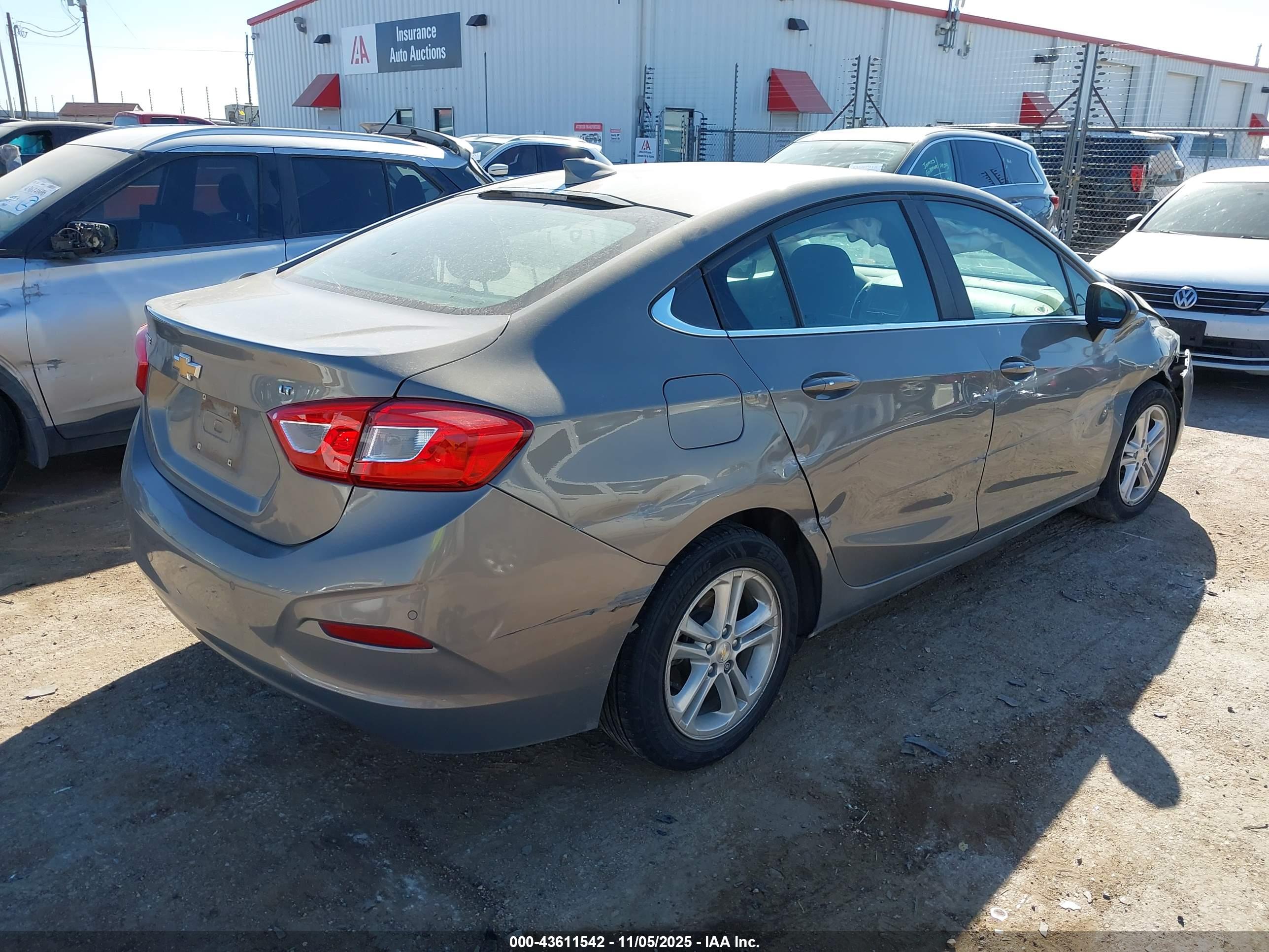 CHEVROLET CRUZE image 4