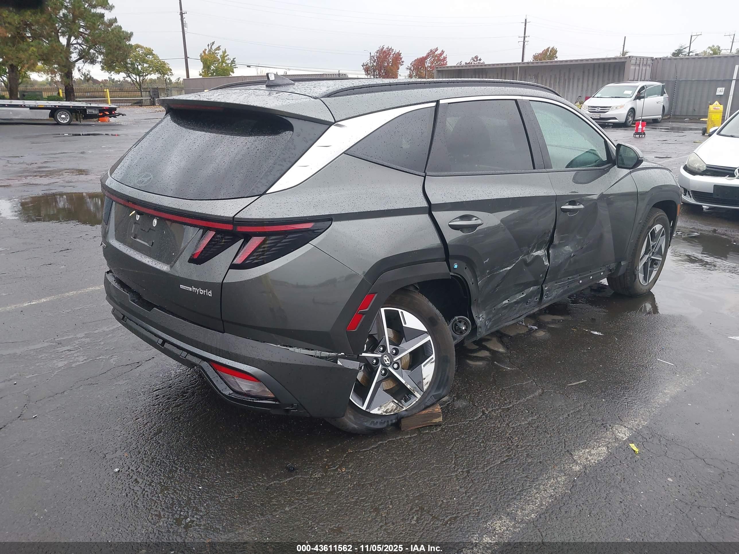 HYUNDAI TUCSON image 4
