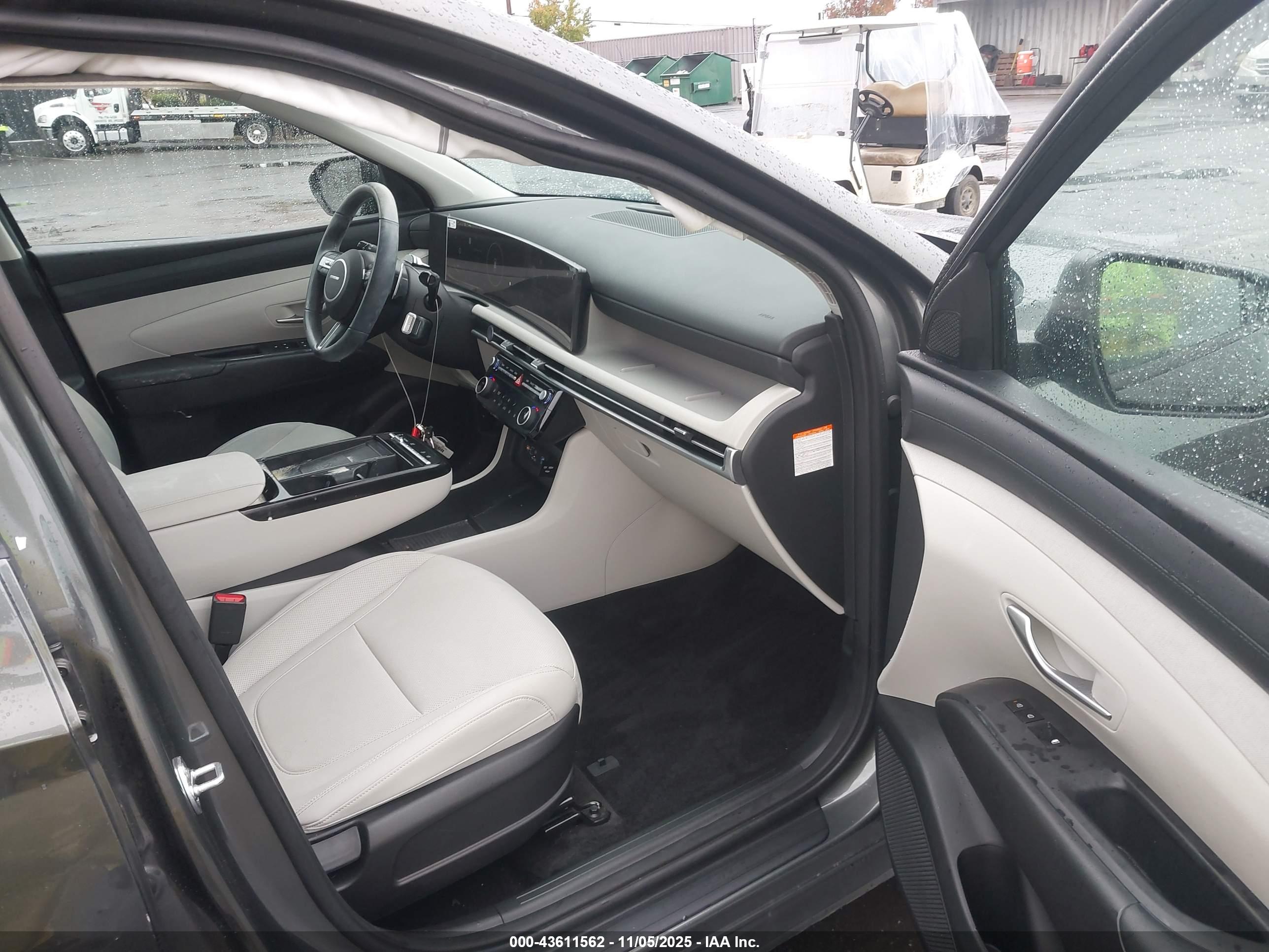 HYUNDAI TUCSON image 5