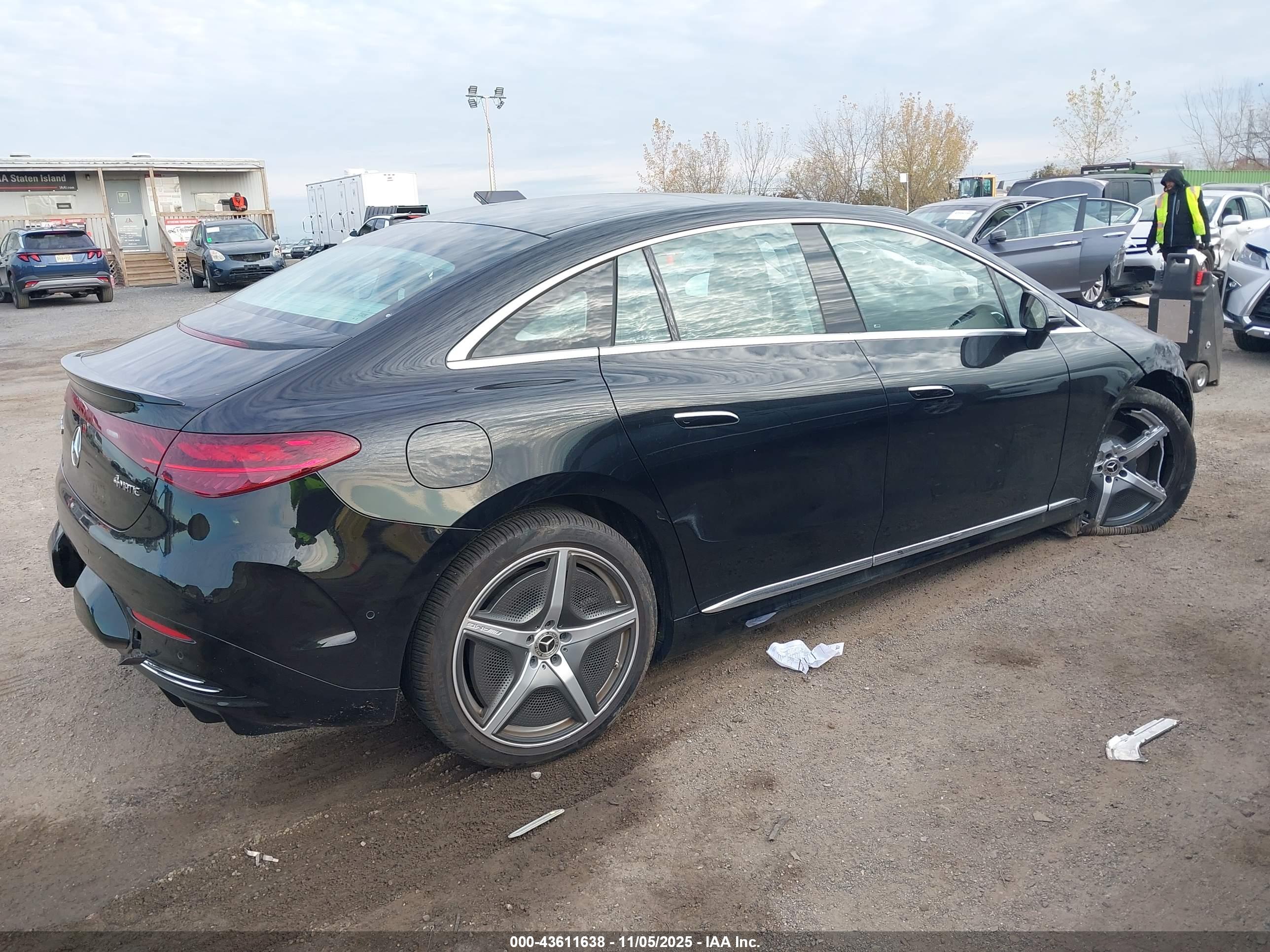MERCEDES-BENZ EQE image 4
