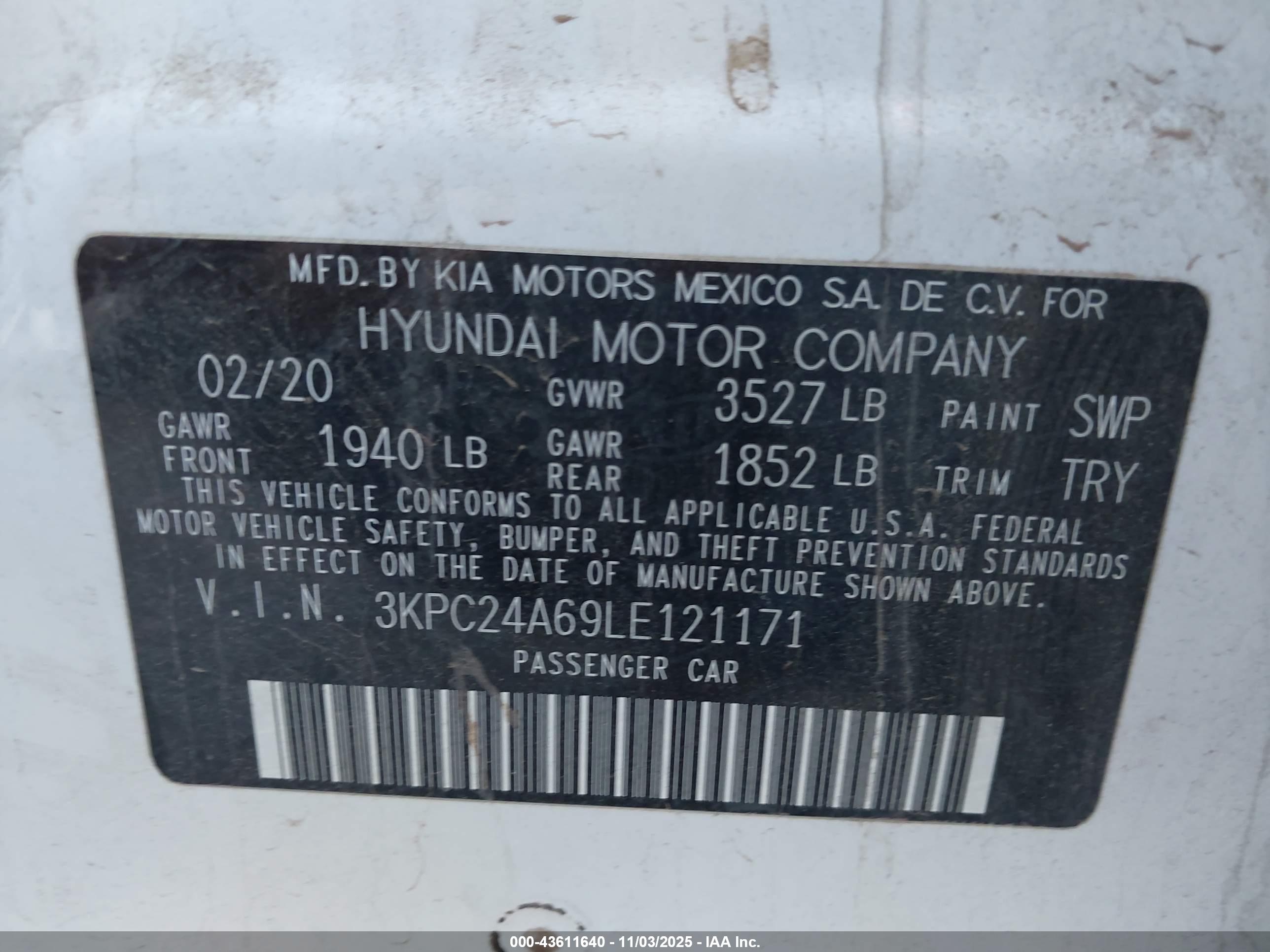 HYUNDAI ACCENT image 9