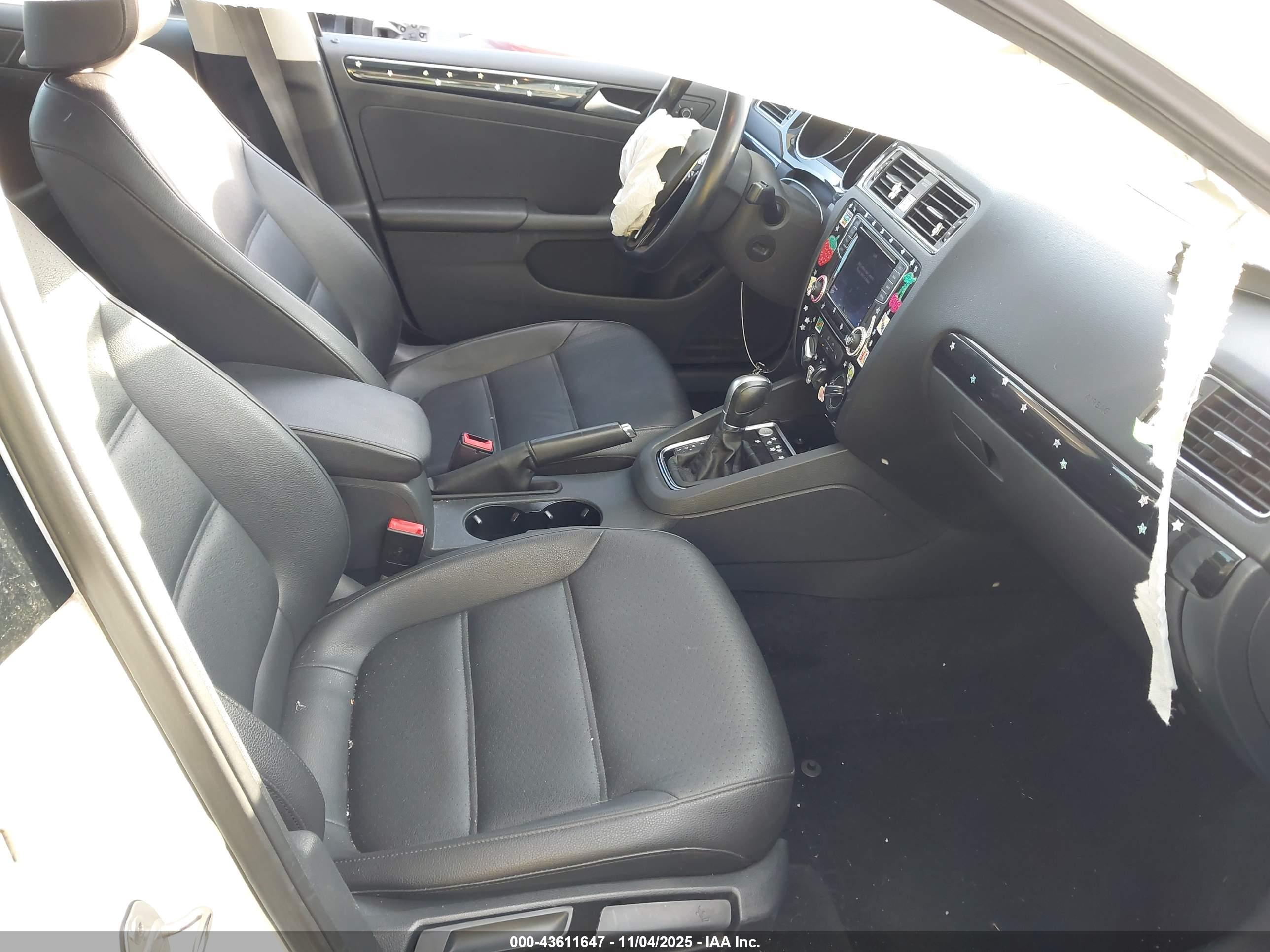 VOLKSWAGEN JETTA image 5
