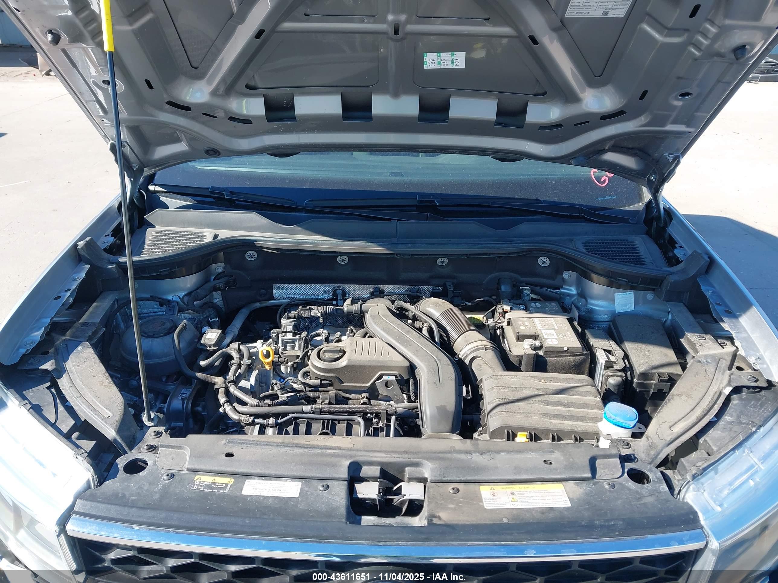VOLKSWAGEN TAOS image 10
