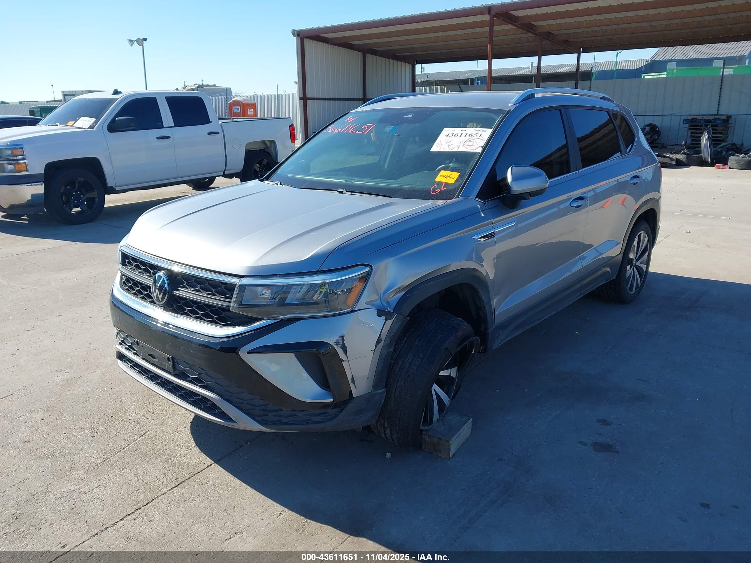VOLKSWAGEN TAOS image 2