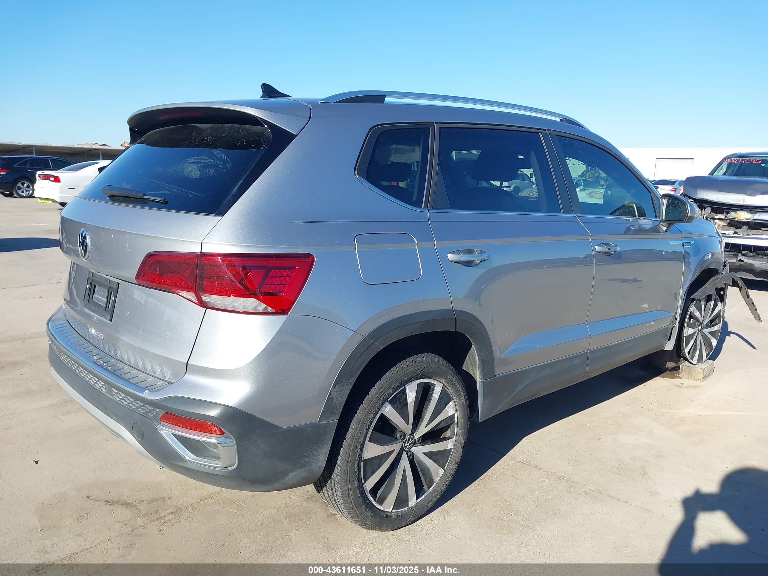 VOLKSWAGEN TAOS image 4
