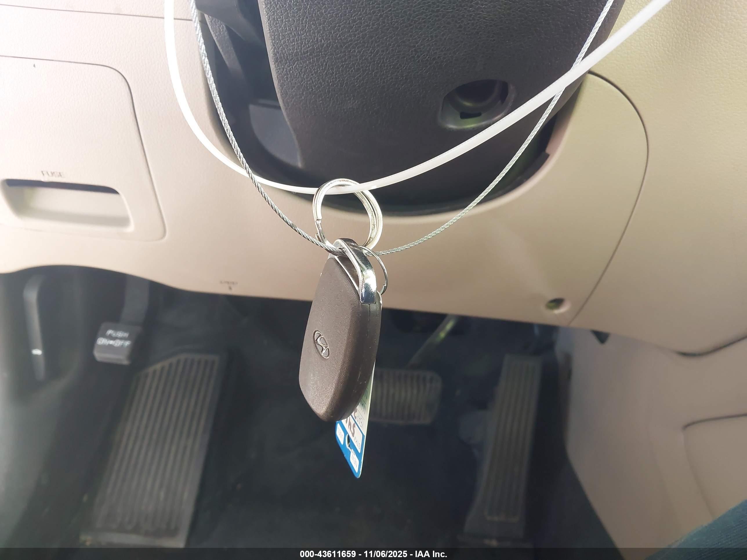 HYUNDAI TUCSON image 11