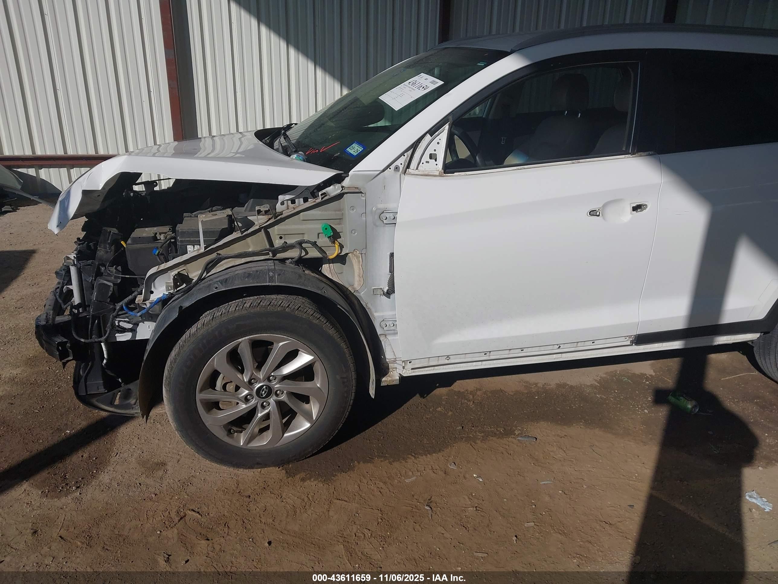 HYUNDAI TUCSON image 6
