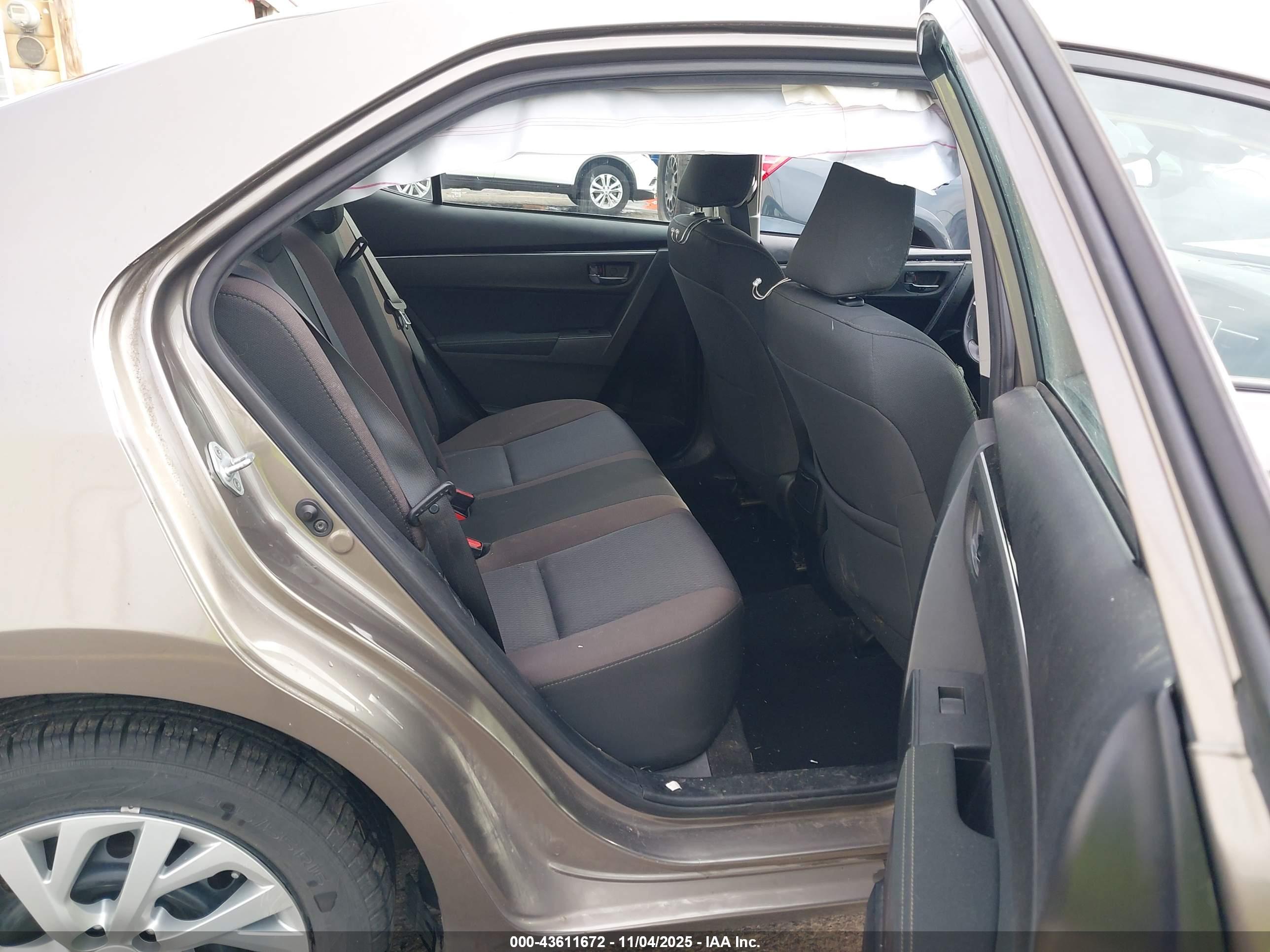 TOYOTA COROLLA image 8