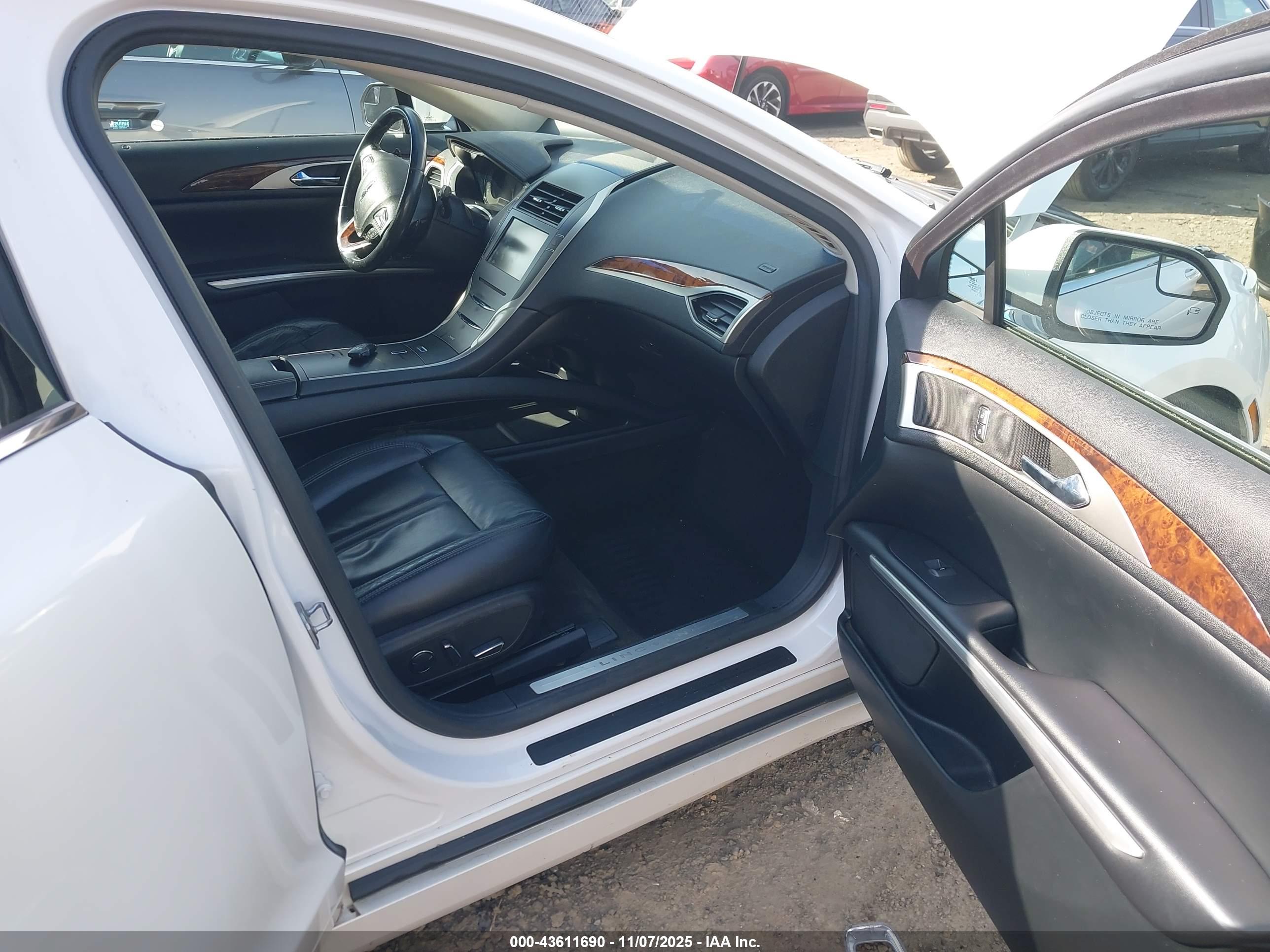 LINCOLN MKZ image 5