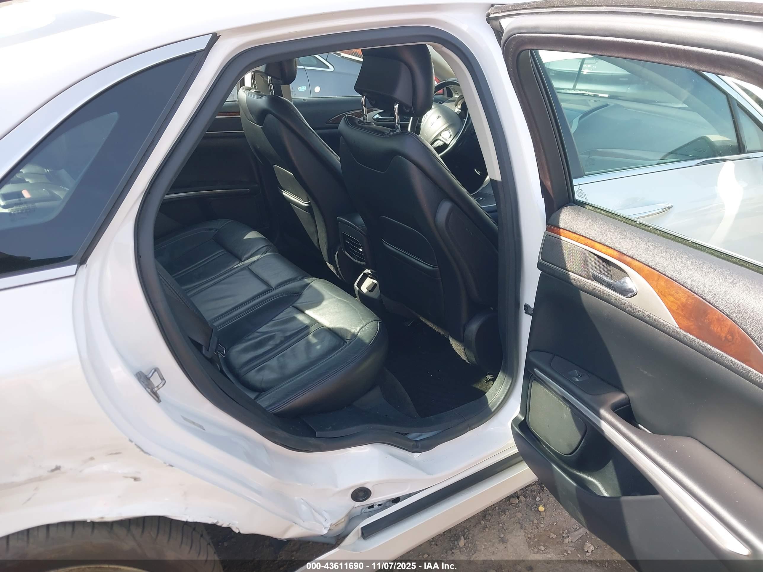 LINCOLN MKZ image 8