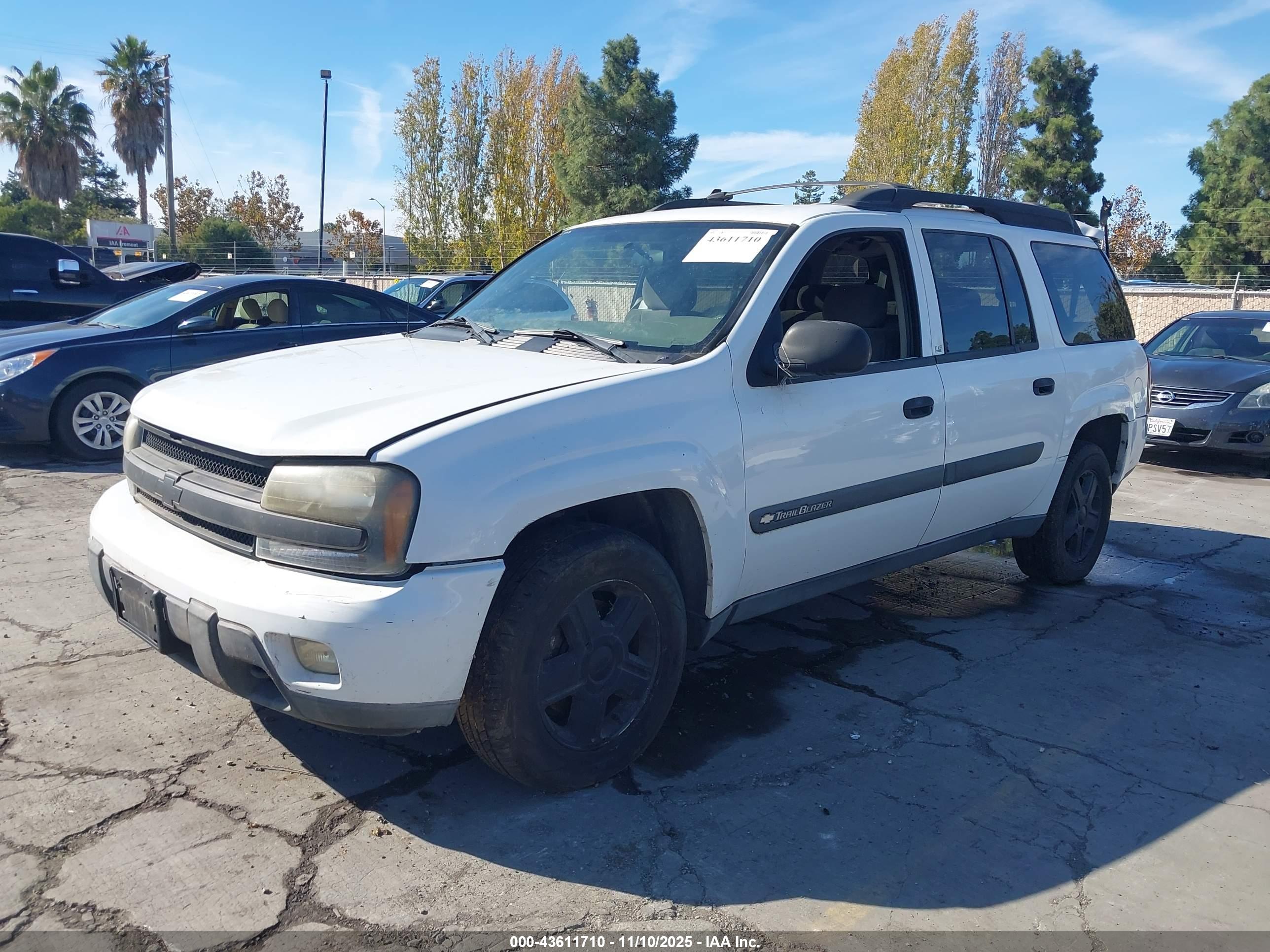 CHEVROLET TRAILBLAZER image 2