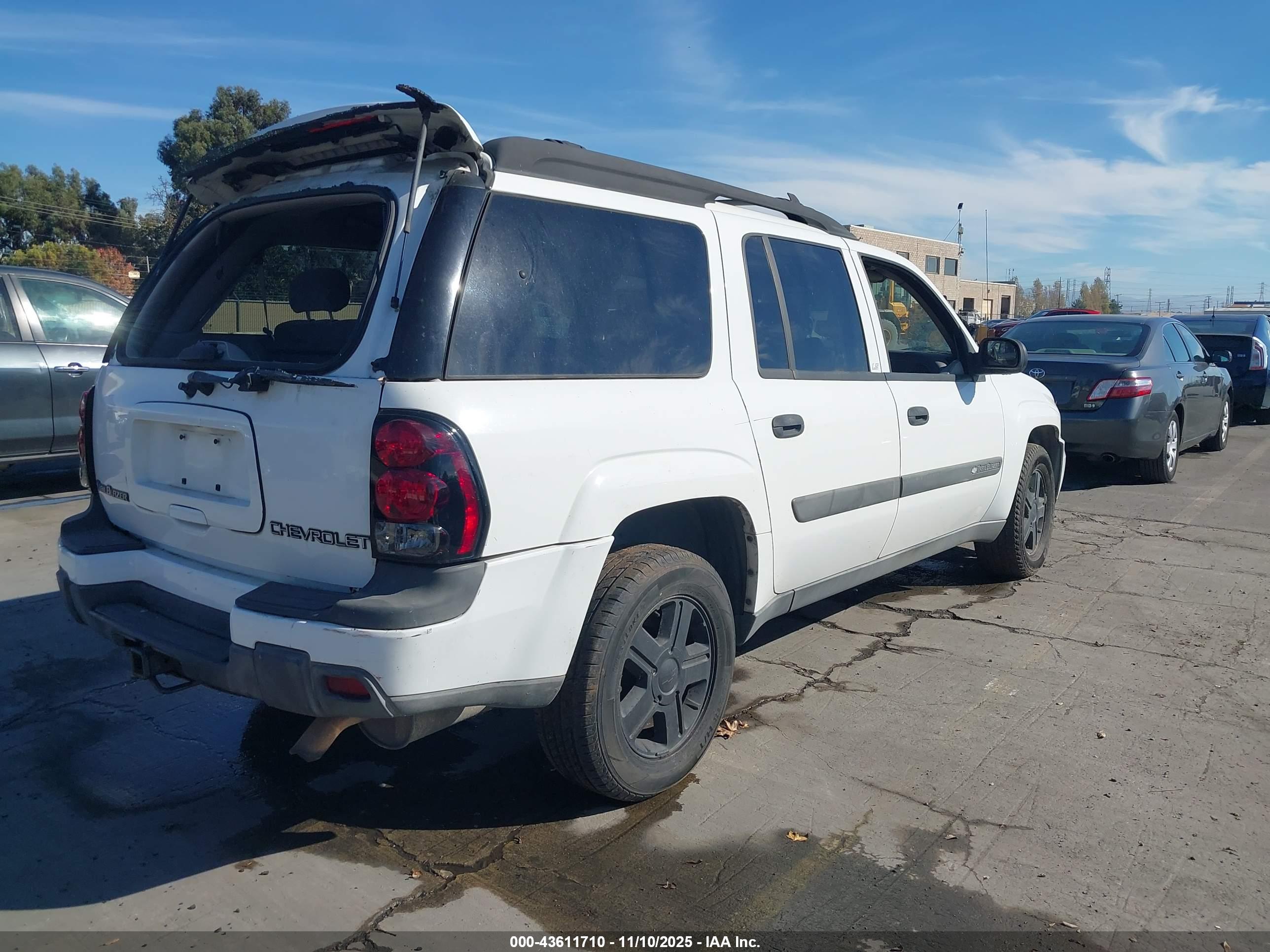CHEVROLET TRAILBLAZER image 4