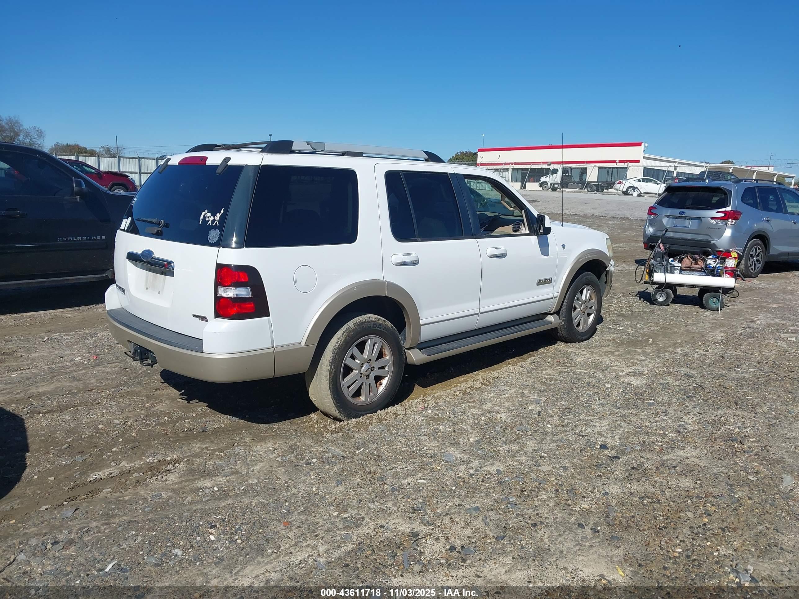 FORD EXPLORER image 4
