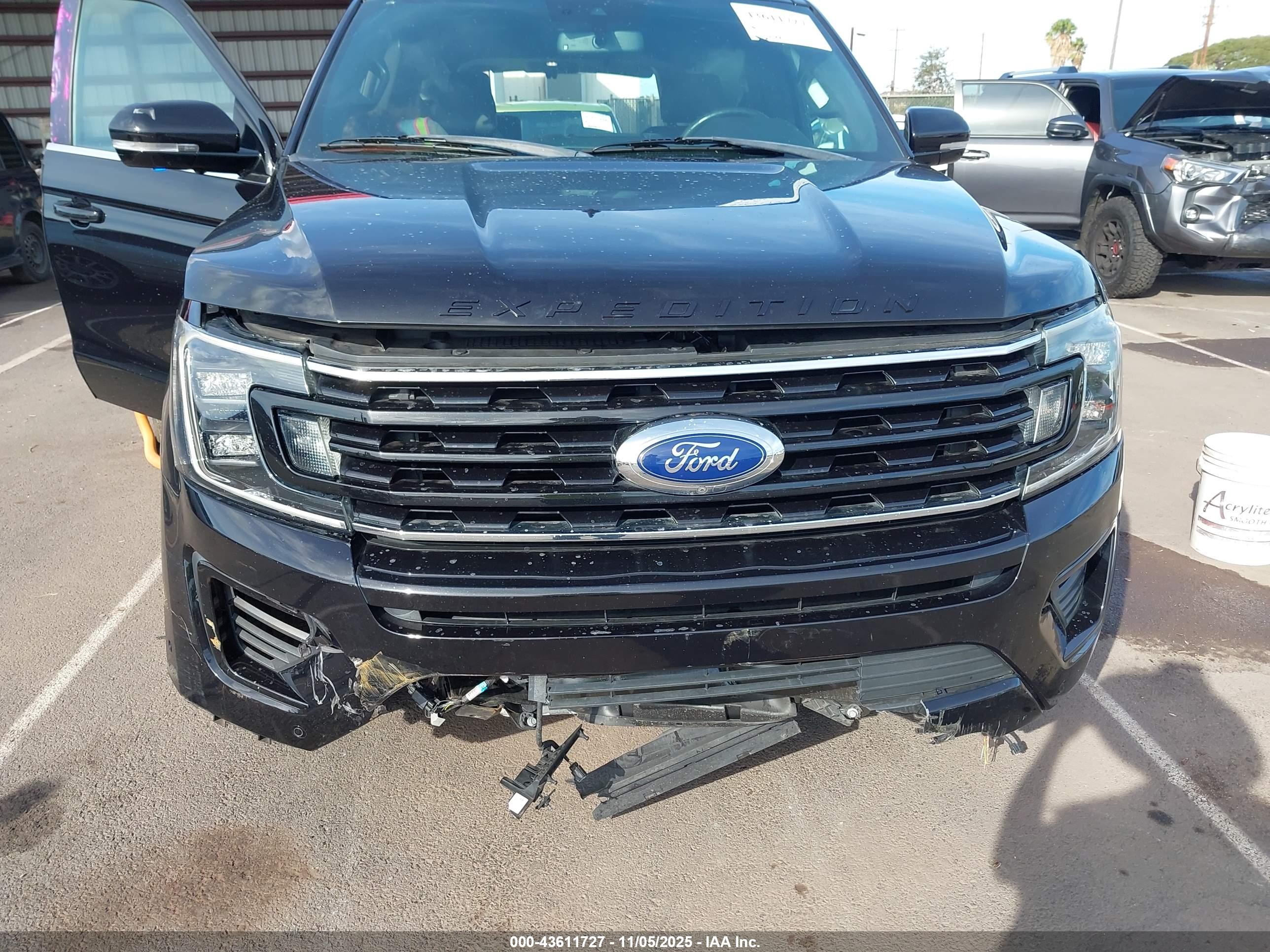 FORD EXPEDITION image 6
