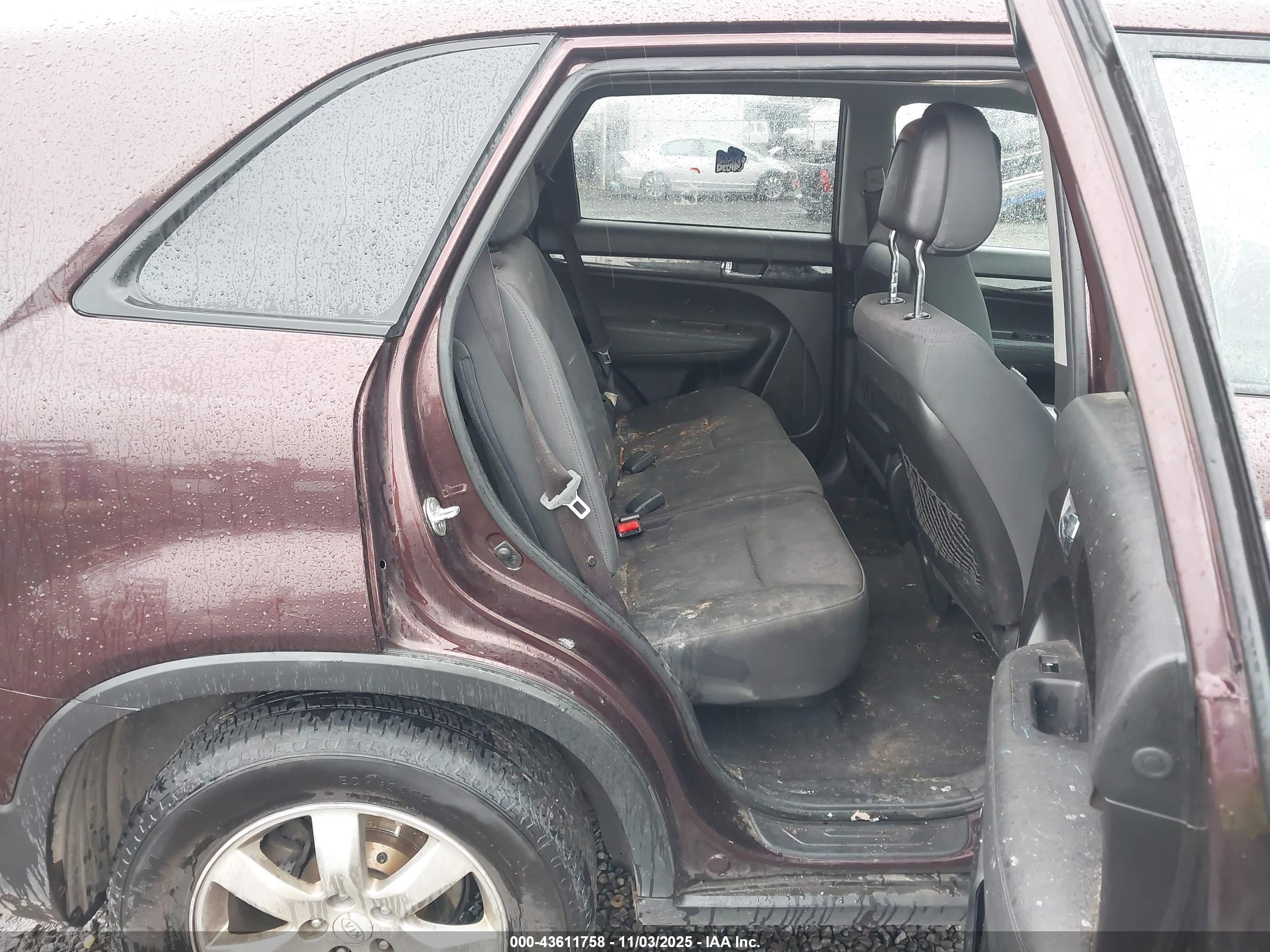 KIA SORENTO image 8