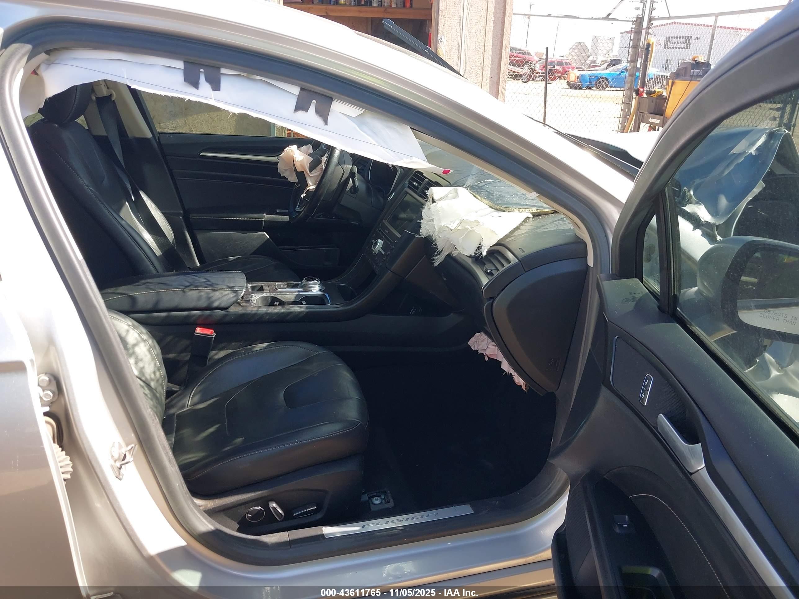 FORD FUSION image 5