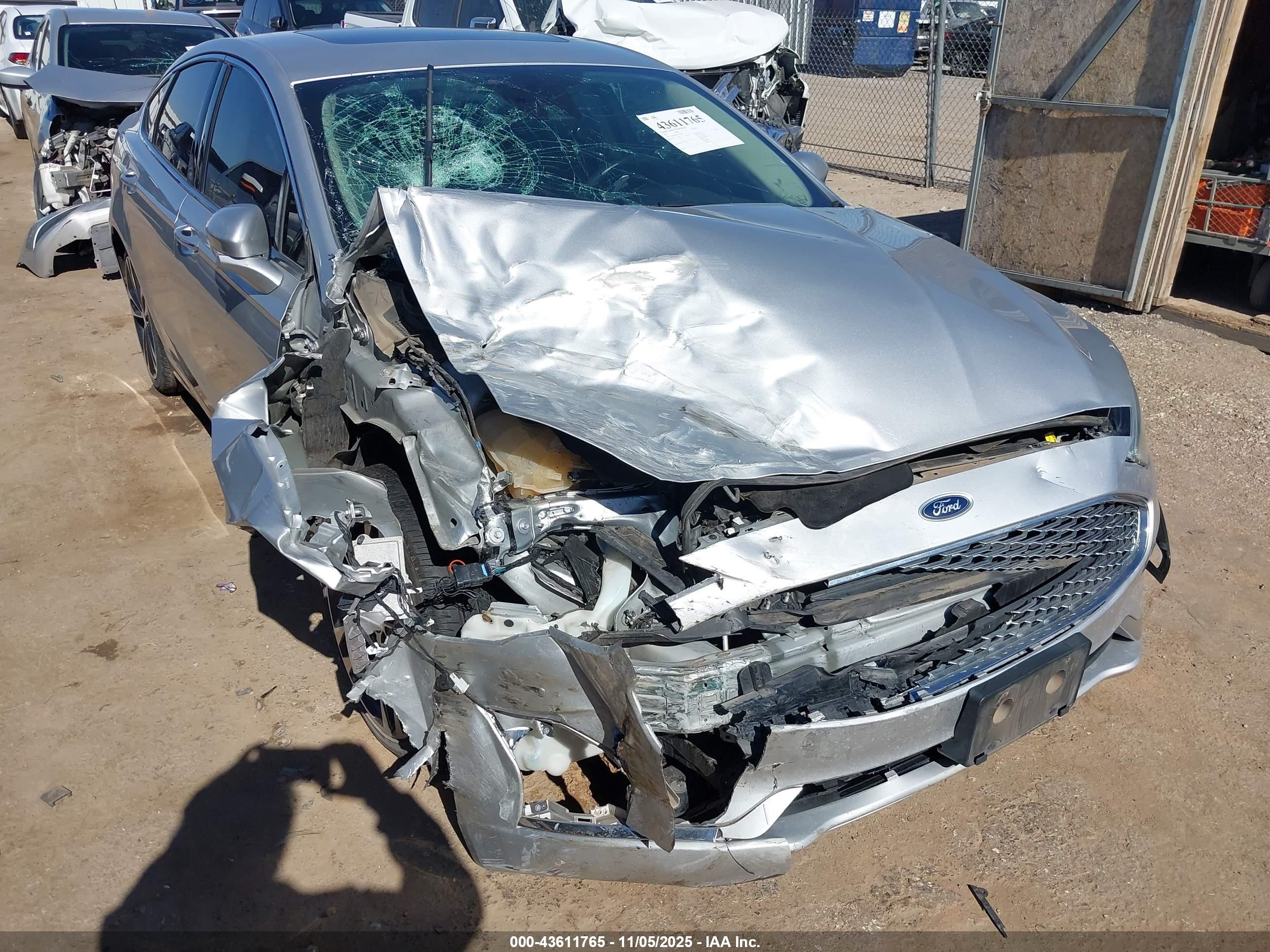 FORD FUSION image 6