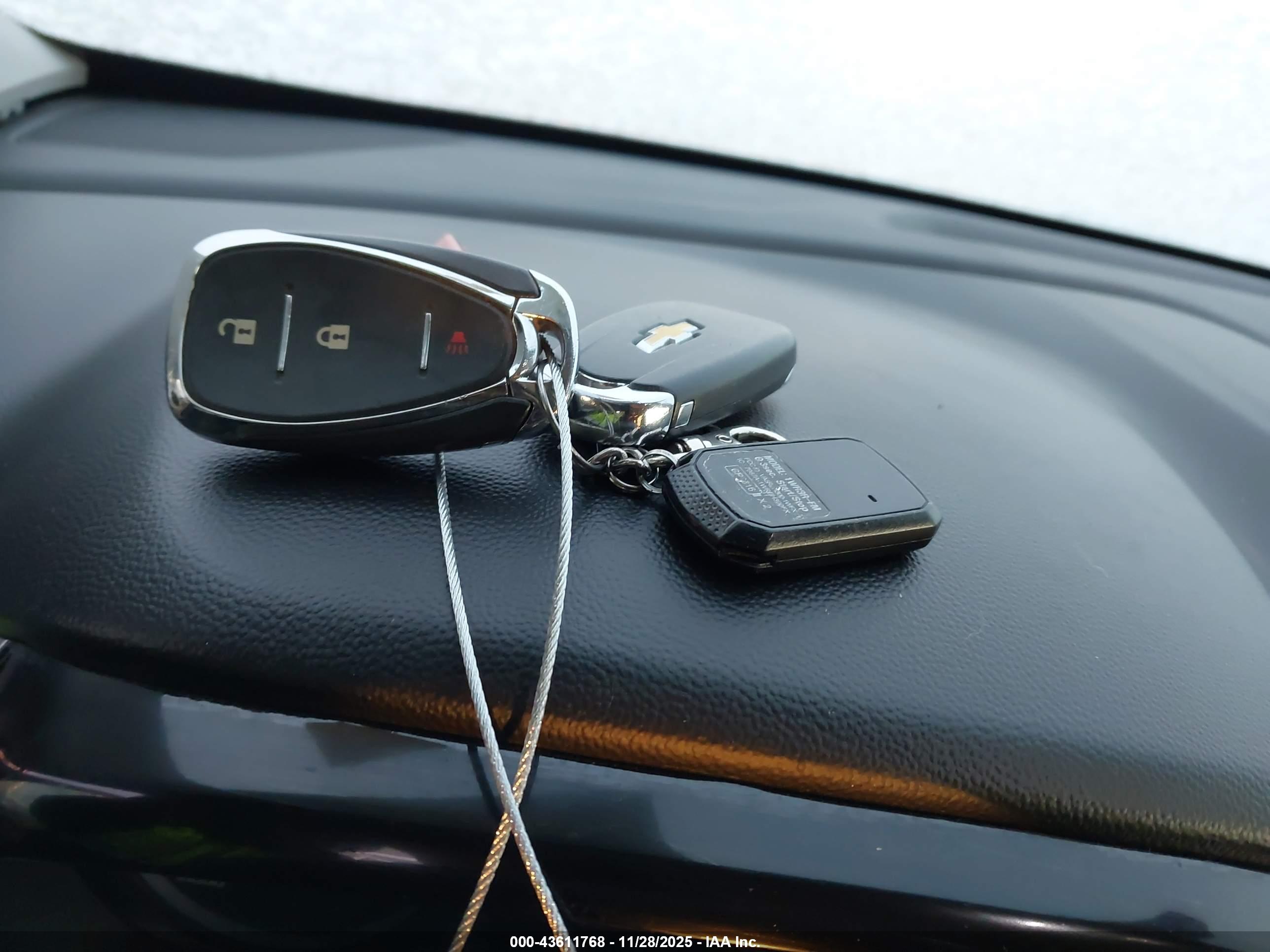 CHEVROLET TRAVERSE image 11