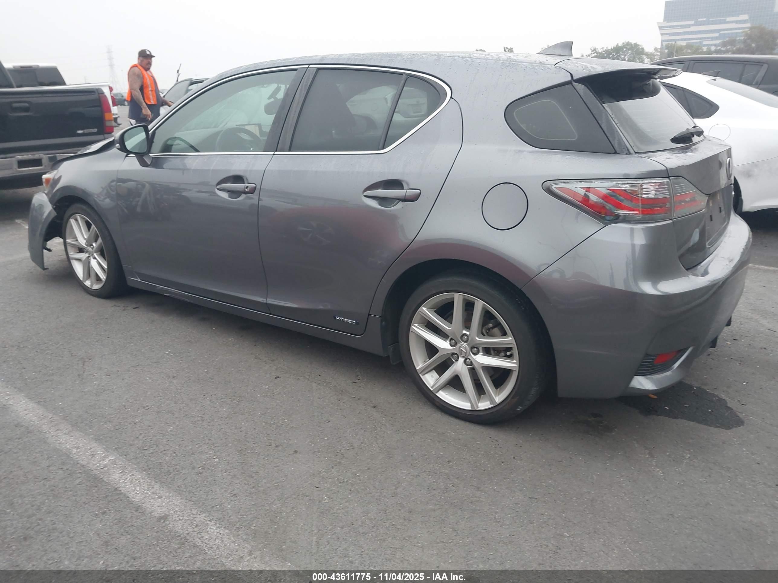 LEXUS CT image 3