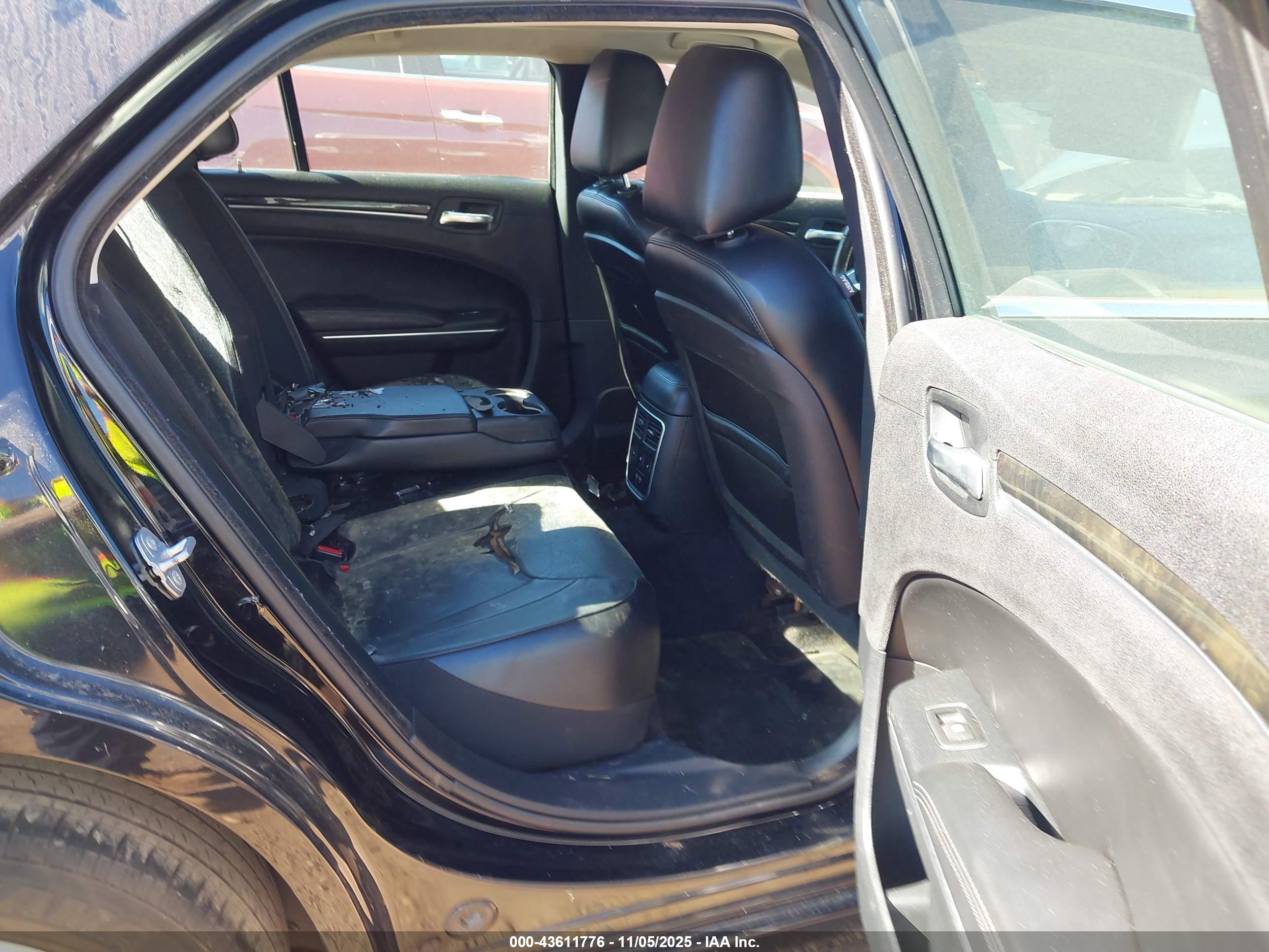 CHRYSLER 300C image 8