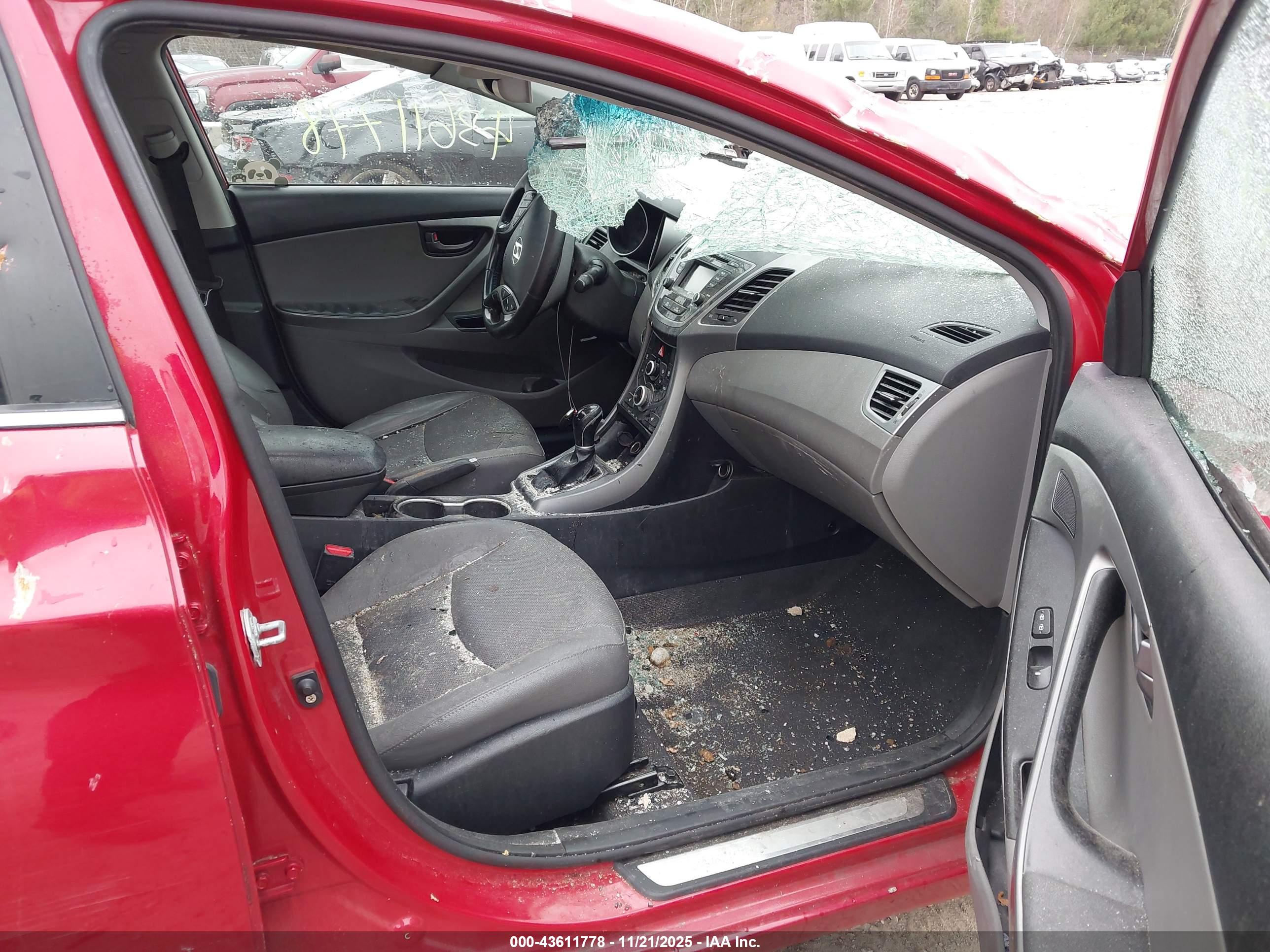 HYUNDAI ELANTRA image 5