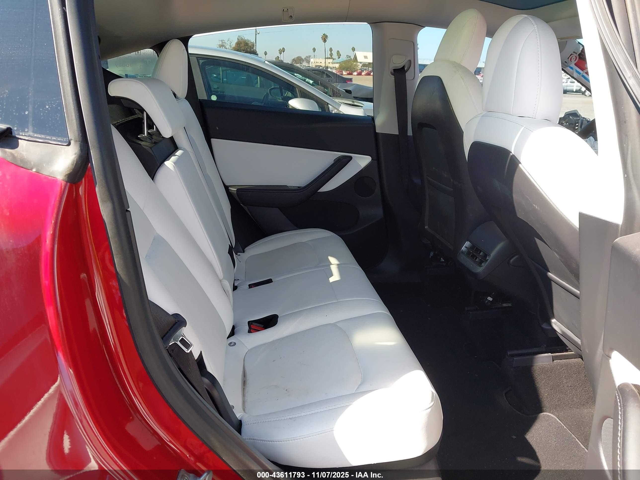 TESLA MODEL image 8