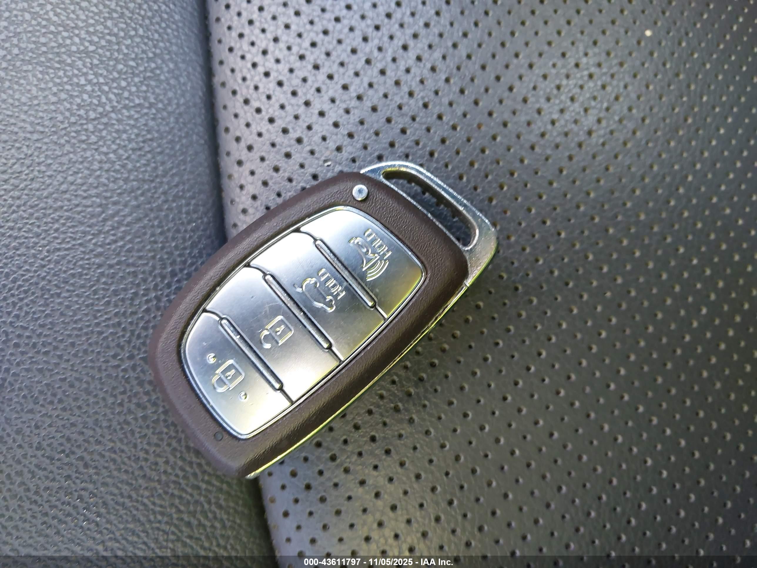 HYUNDAI IONIQ image 11