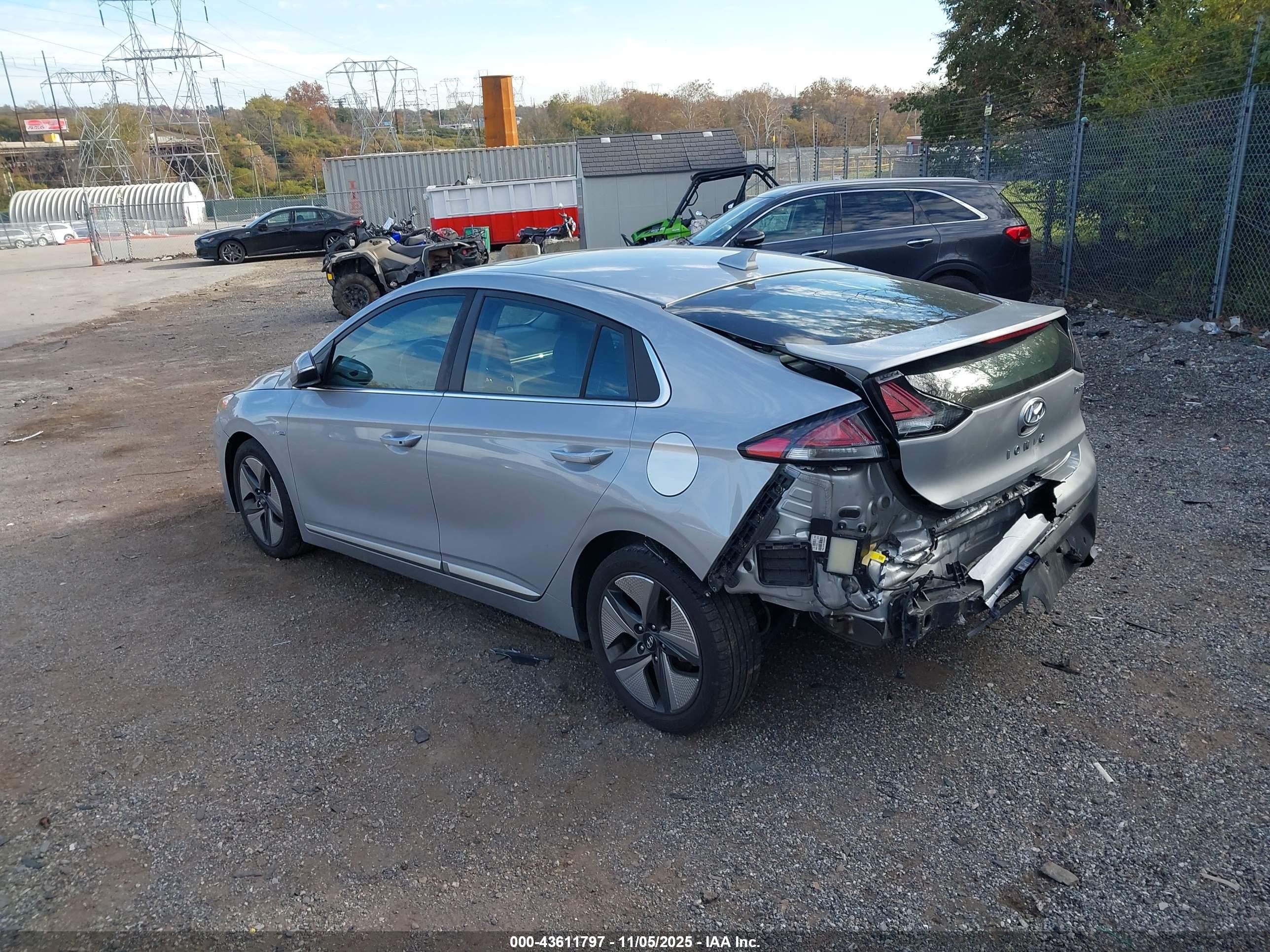 HYUNDAI IONIQ image 3