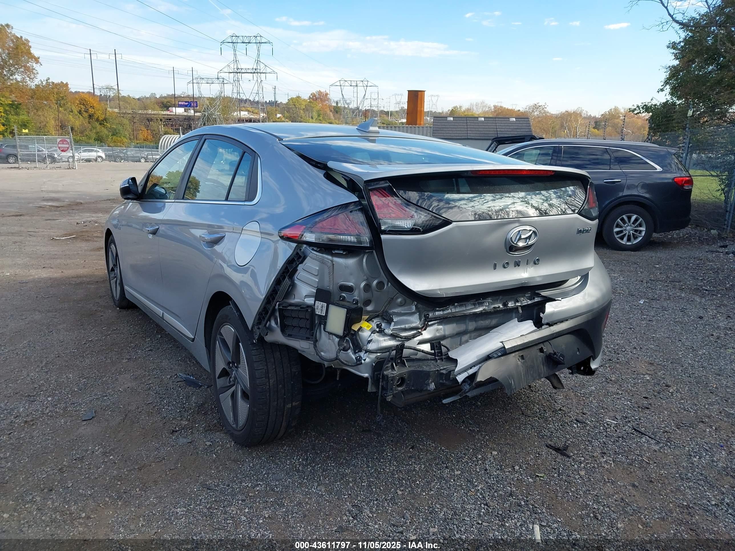 HYUNDAI IONIQ image 6