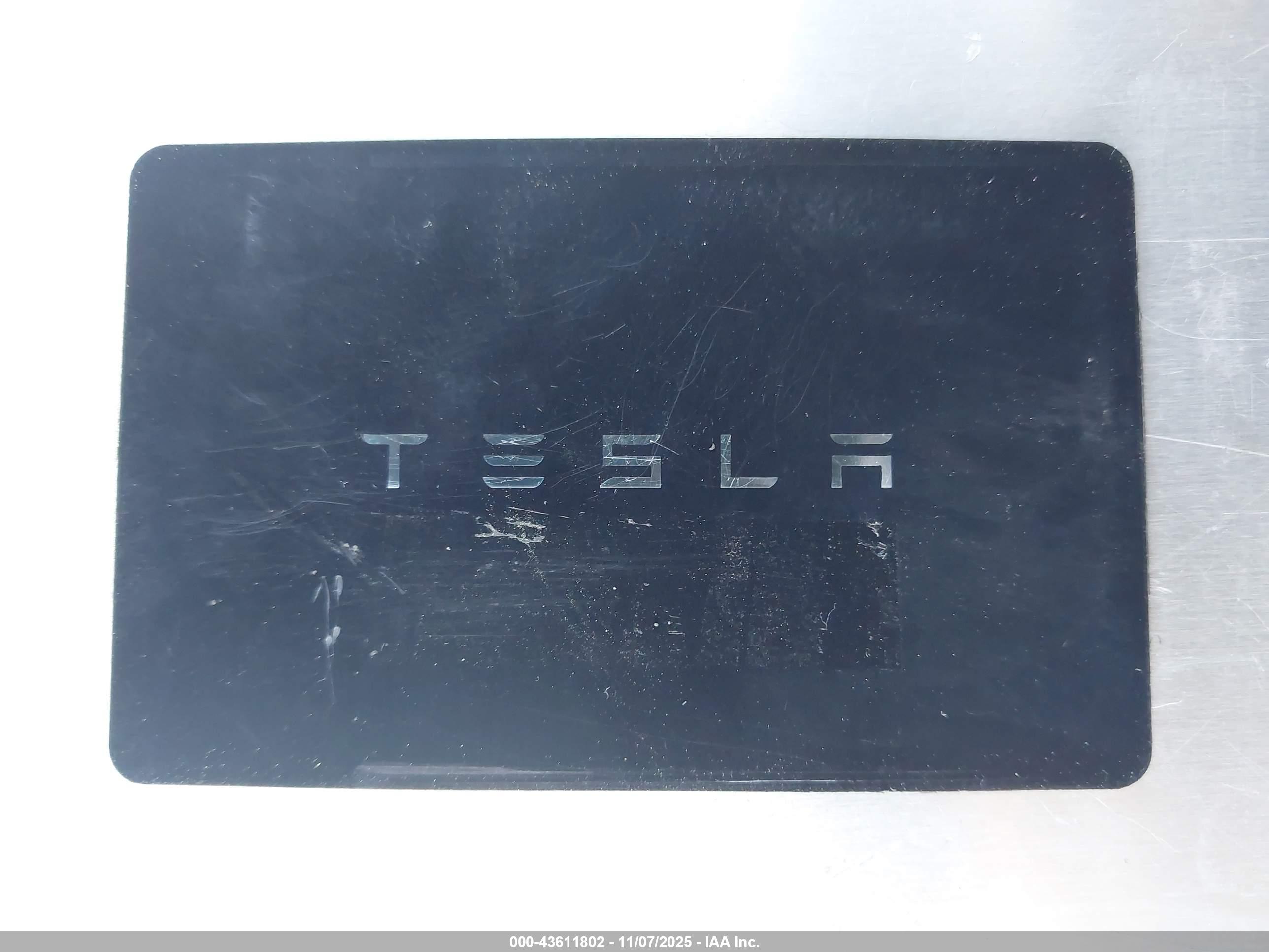 TESLA MODEL image 11
