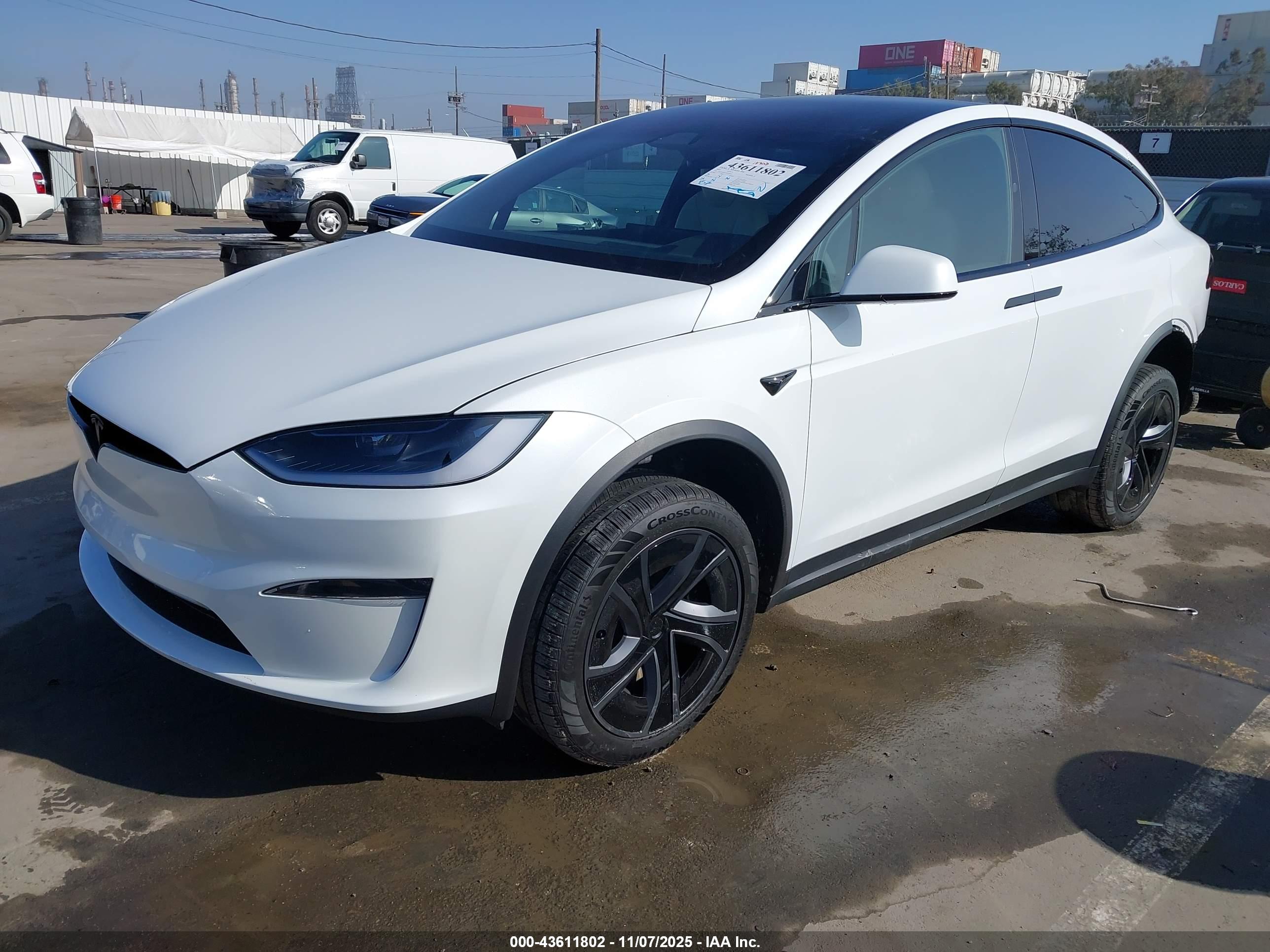 TESLA MODEL image 2