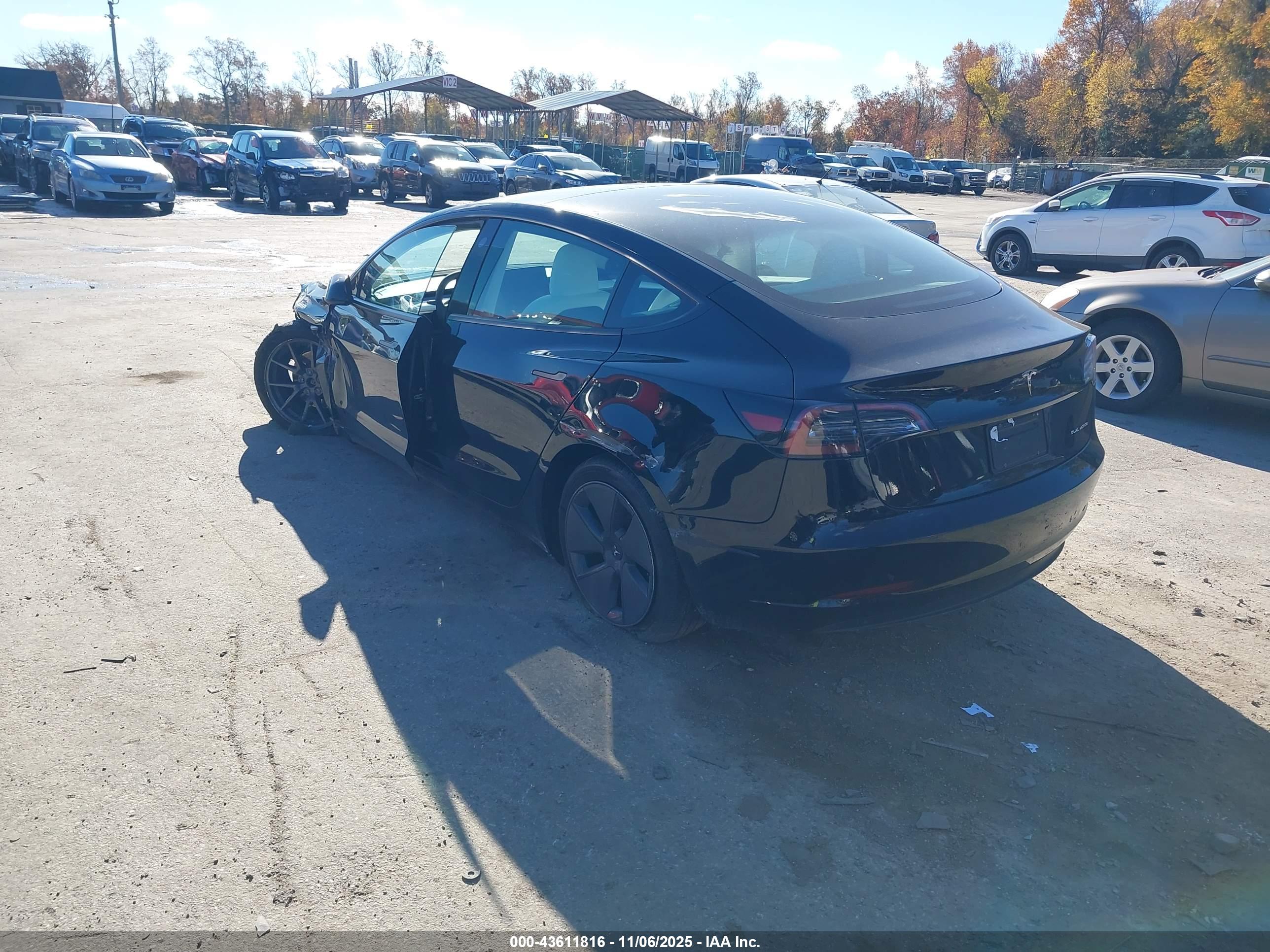 TESLA MODEL image 3