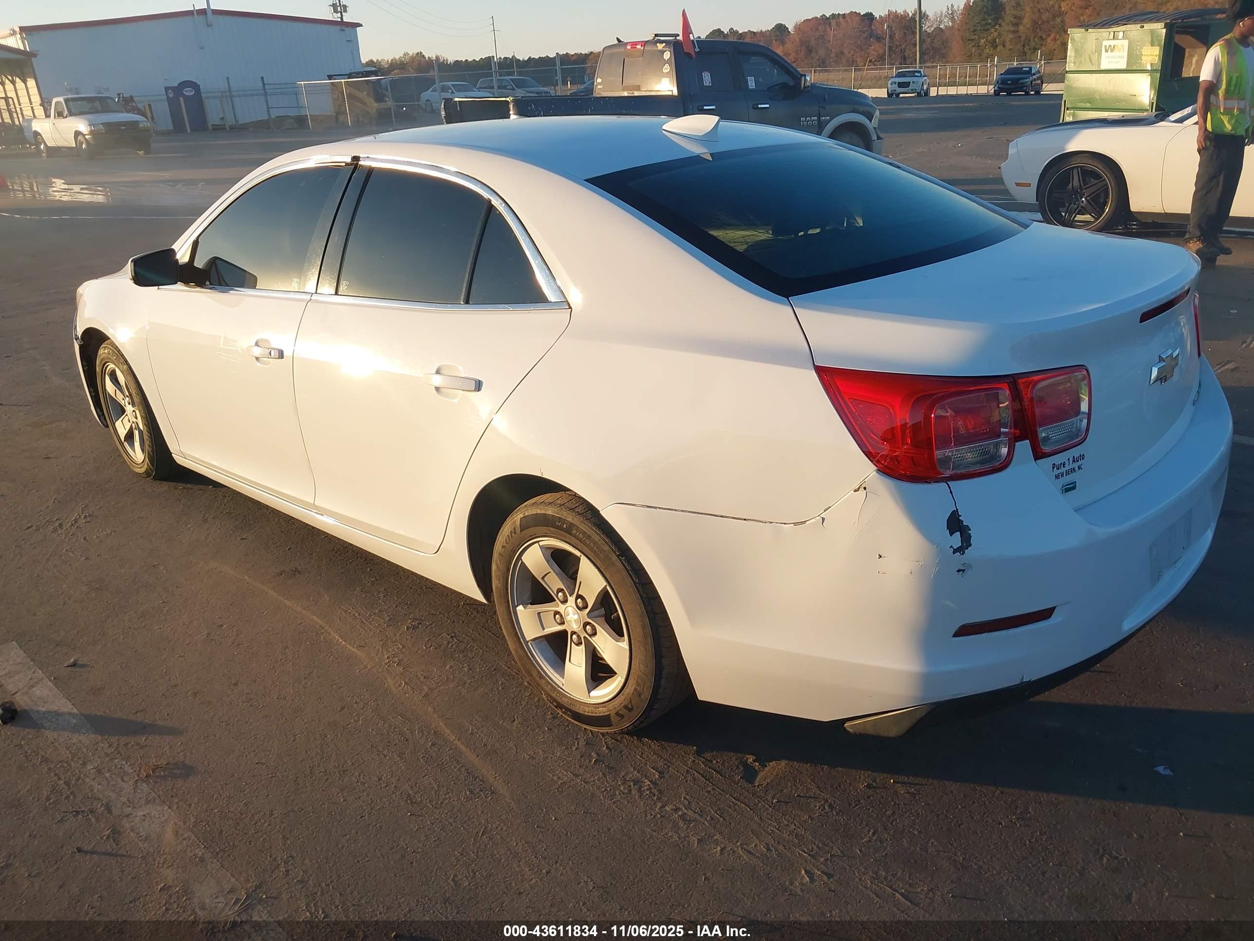 CHEVROLET MALIBU image 3