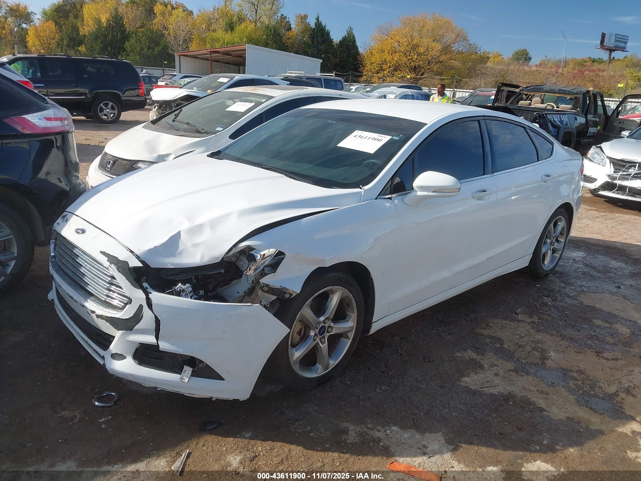 FORD FUSION image 2